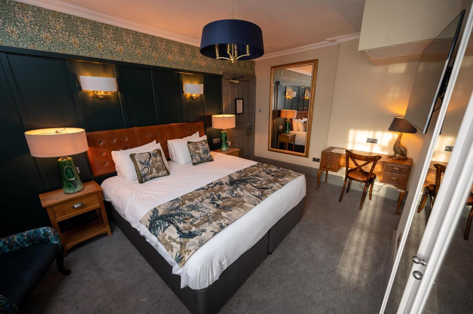 The Riverside Hotel
