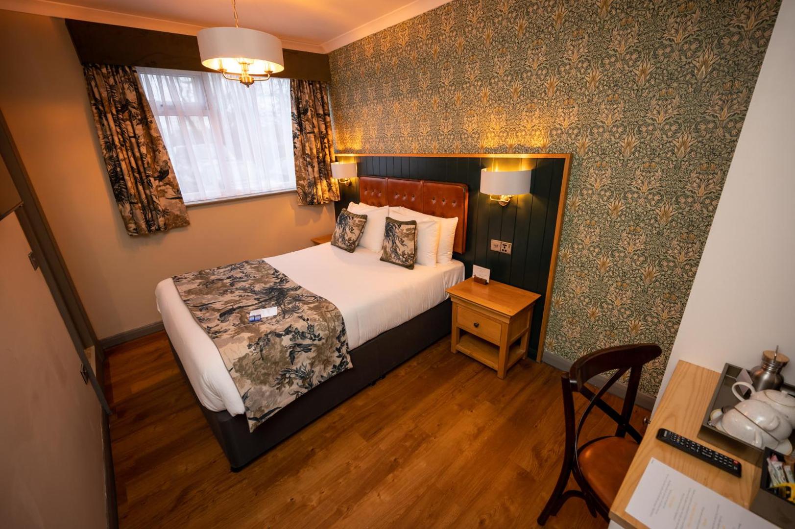 The Riverside Hotel