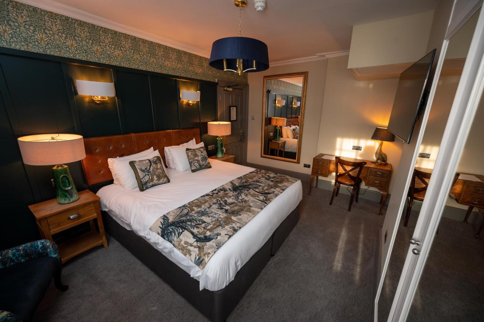 The Riverside Hotel