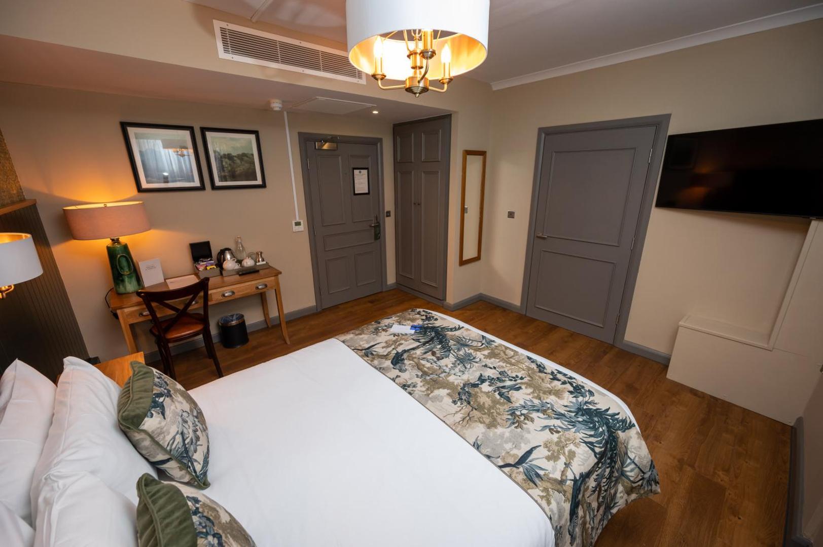 The Riverside Hotel