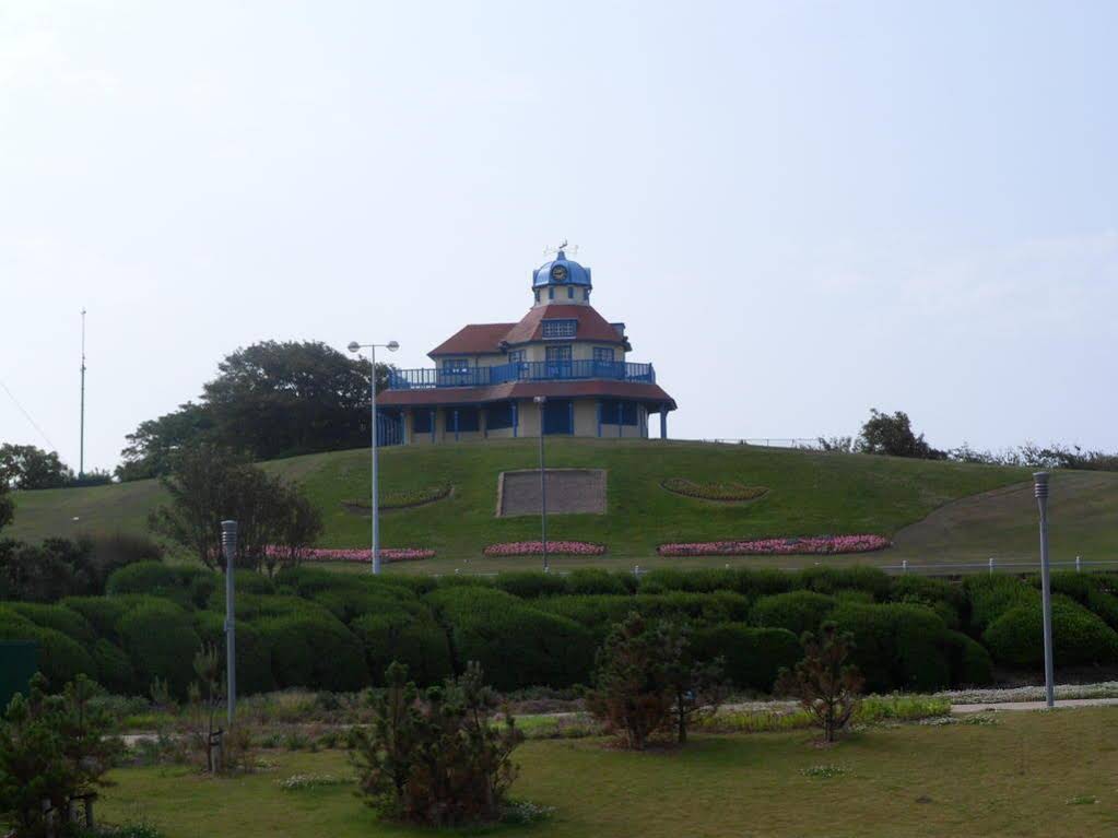 Wavecrest Lodge