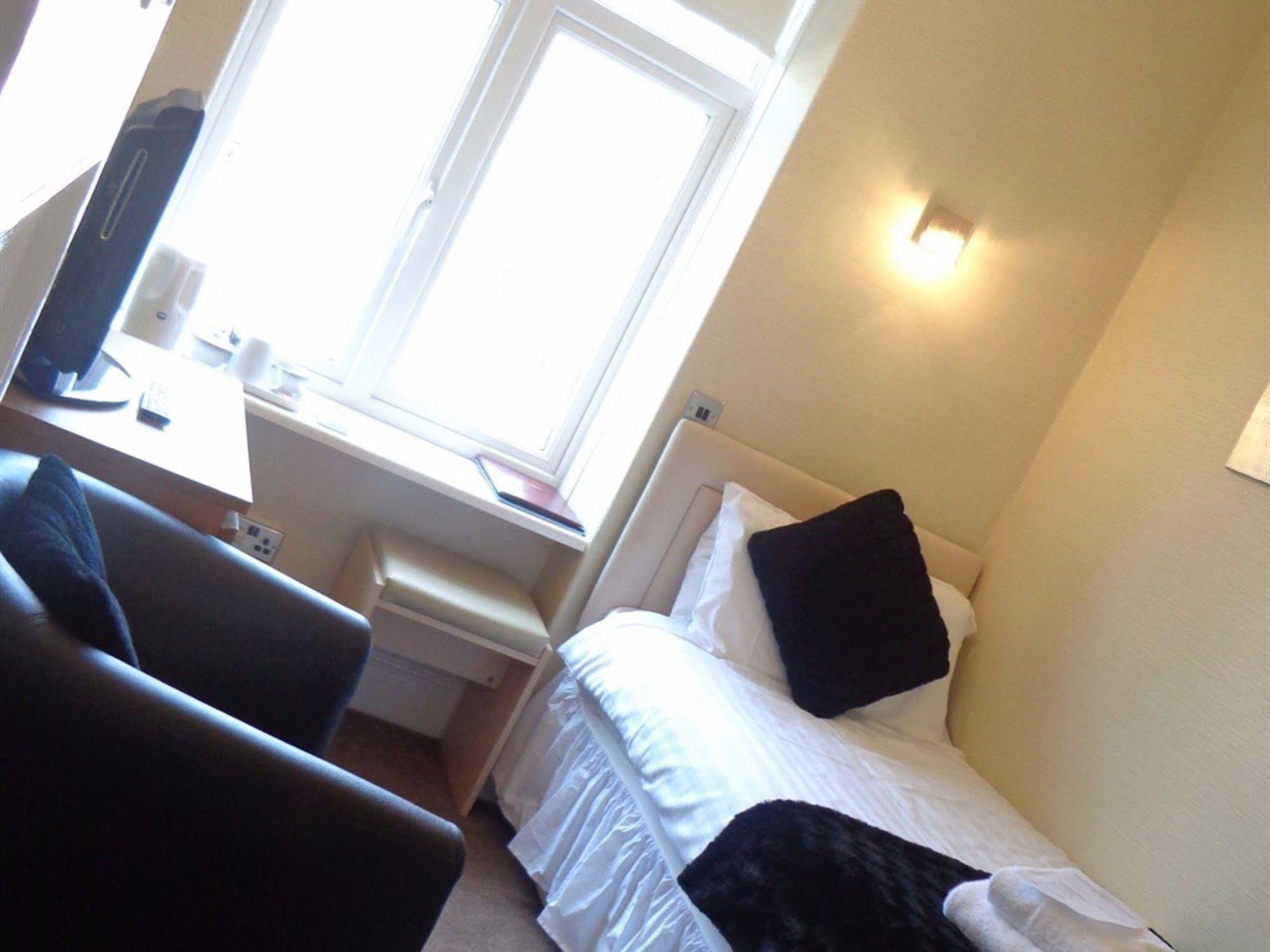 Acorn Lodge