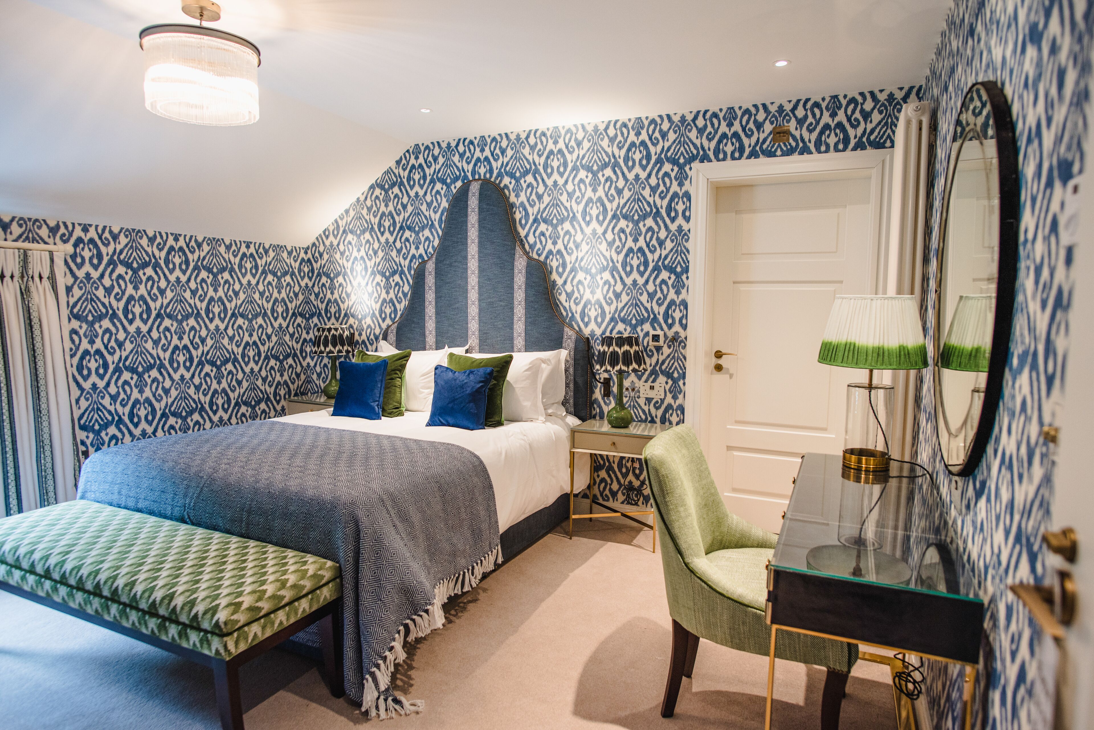 Dewars Restaurant & Rooms