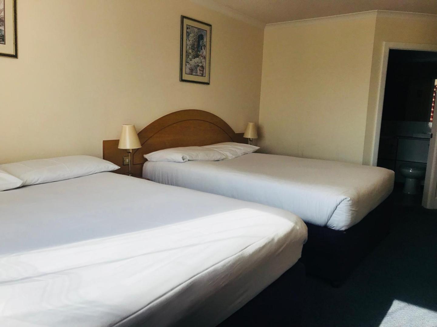 Days Inn by Wyndham Watford Gap