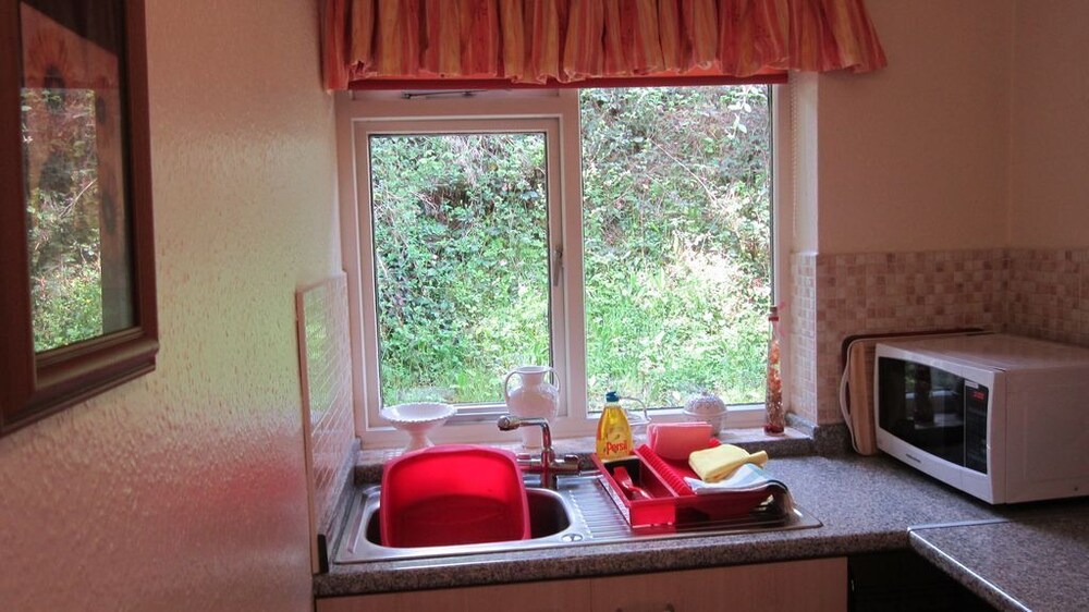 Paddocks Holiday Cottages Azalea