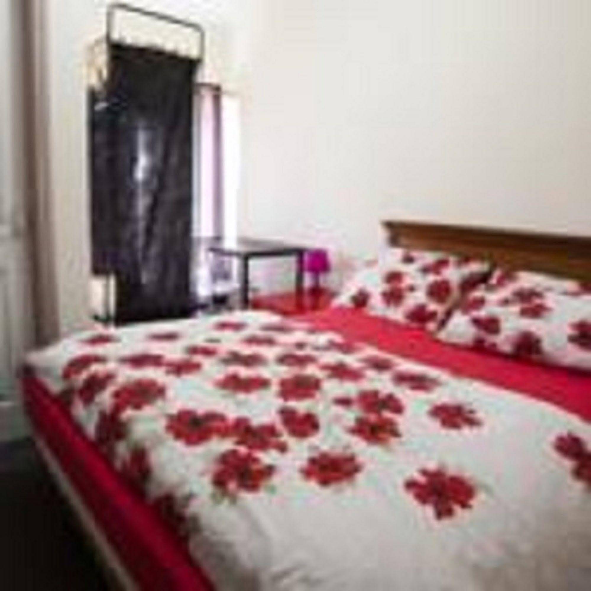 Russell Scott Hostels