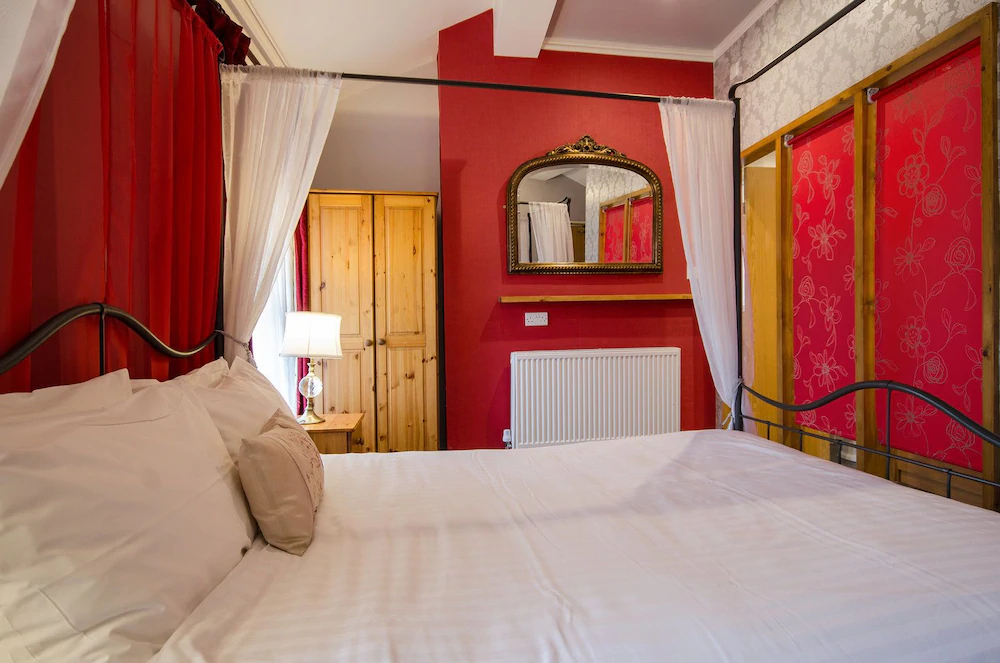 Dukes Folly Hotel