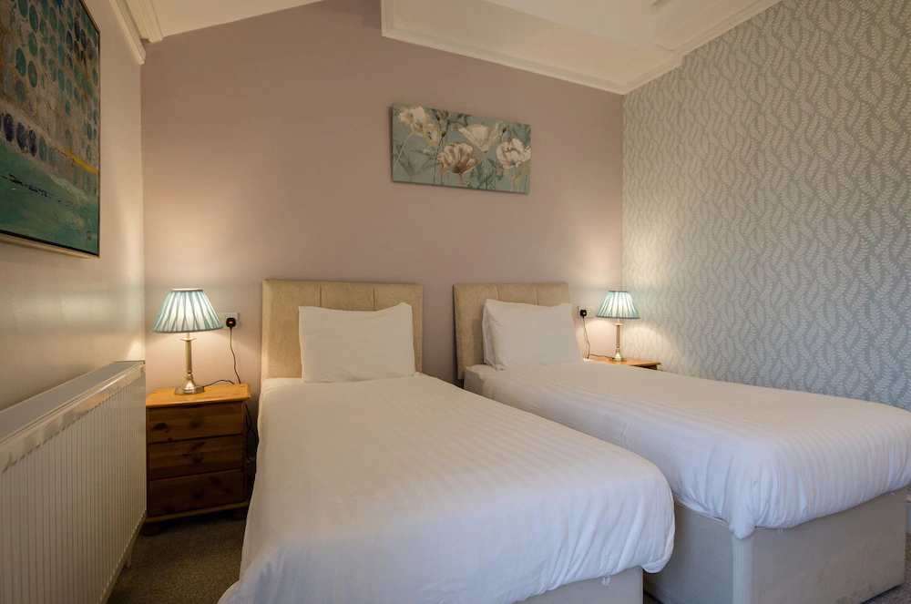 Dukes Folly Hotel
