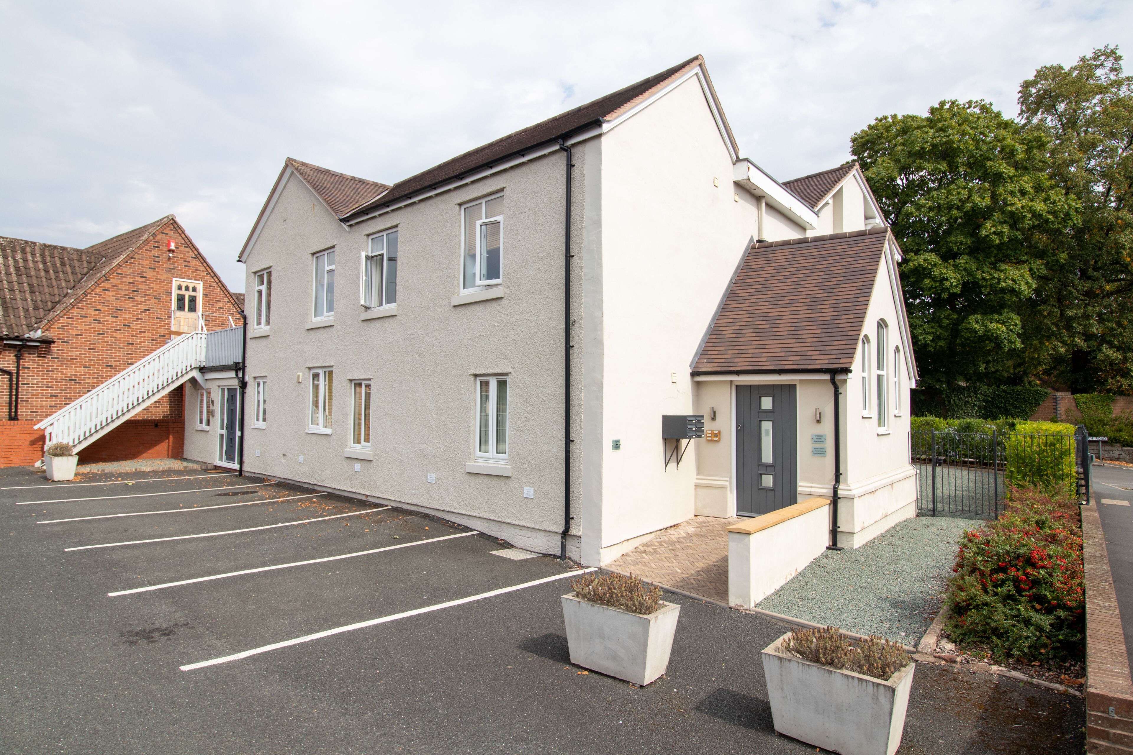 Crescent House Apartments