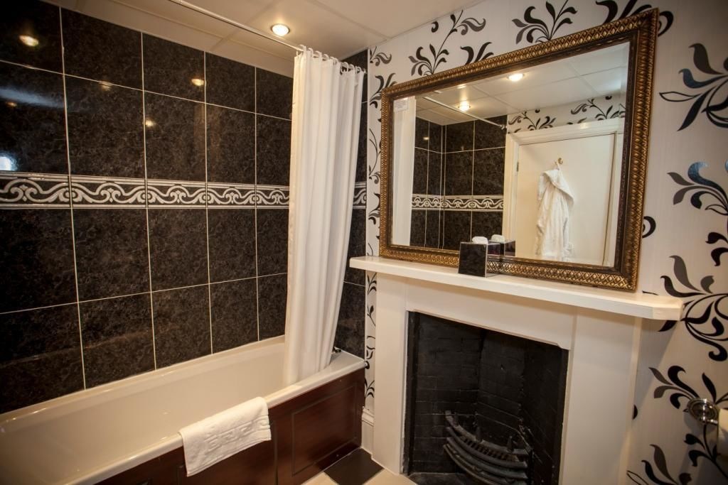 Wroxall Abbey Hotel & Estate