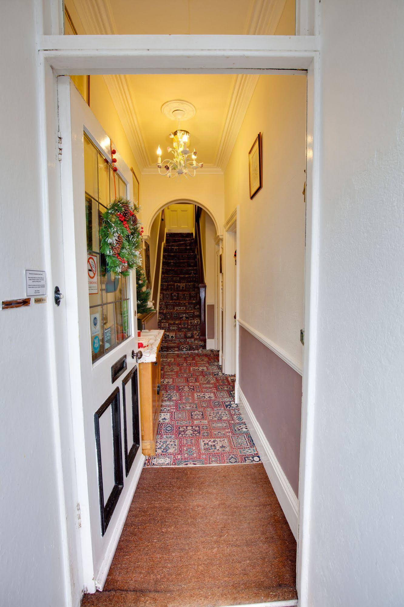 Broadlands Guest House