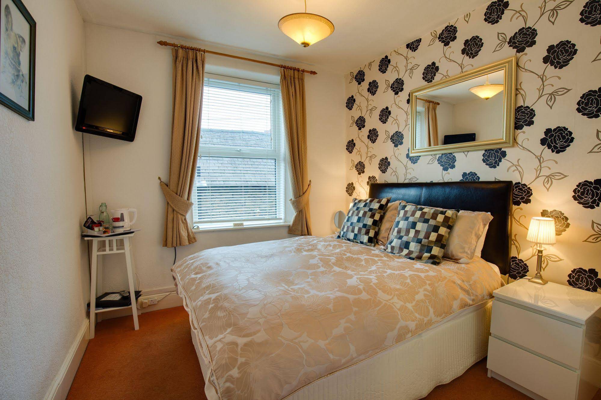 Broadlands Guest House