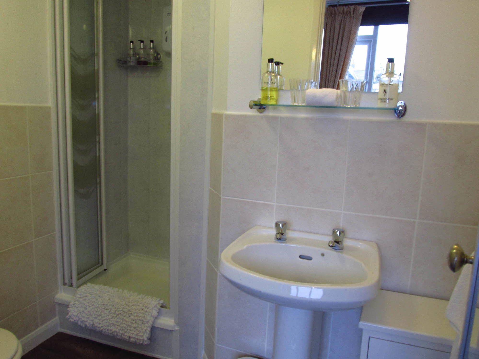Broadlands Guest House