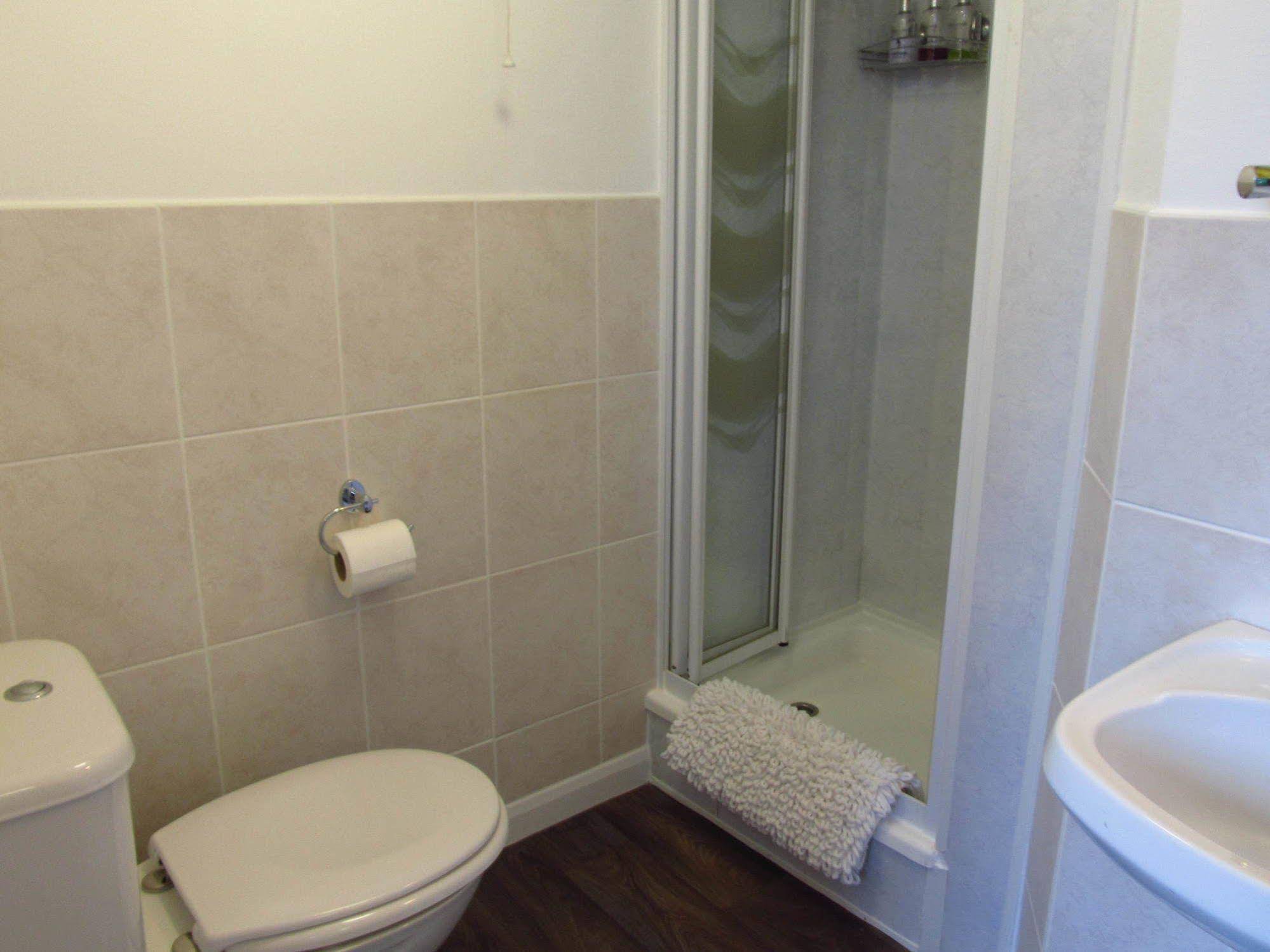 Broadlands Guest House