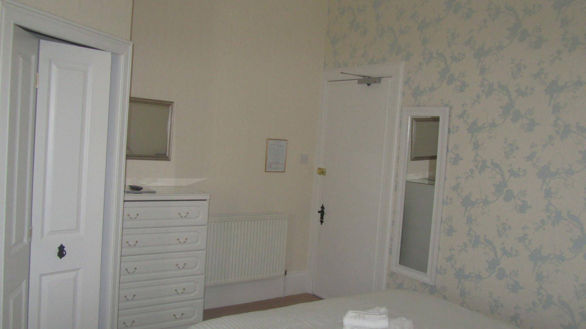 Glengarry Guest House