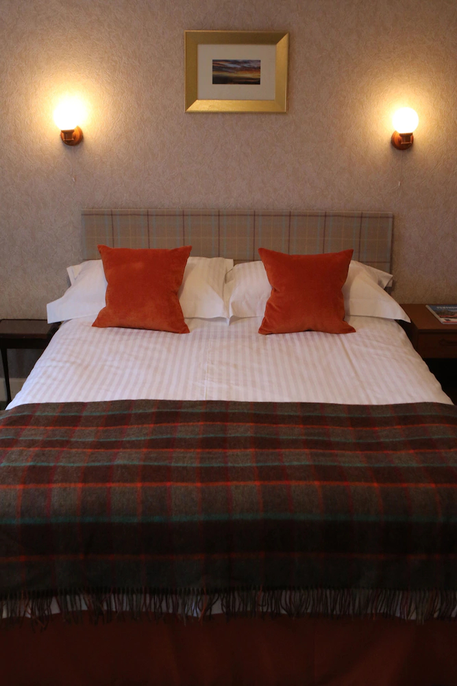 Leven House Bed And Breakfast And Squirrel Away Apartment