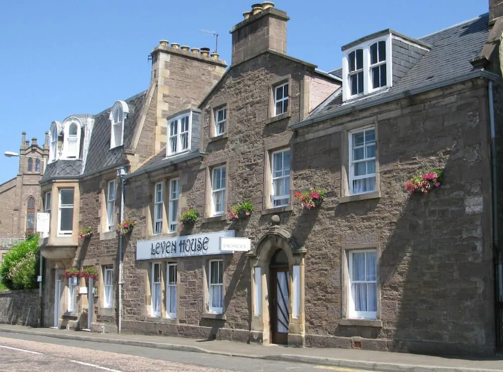 Leven House Bed And Breakfast And Squirrel Away Apartment