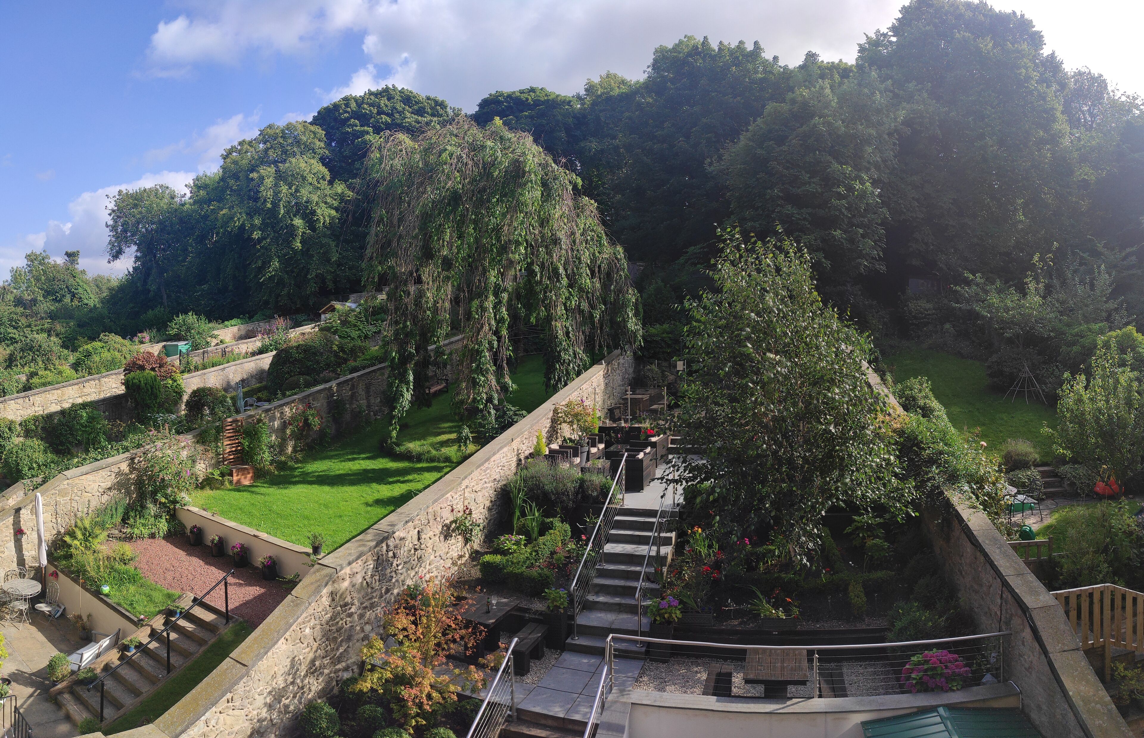 24 Royal Terrace Hotel