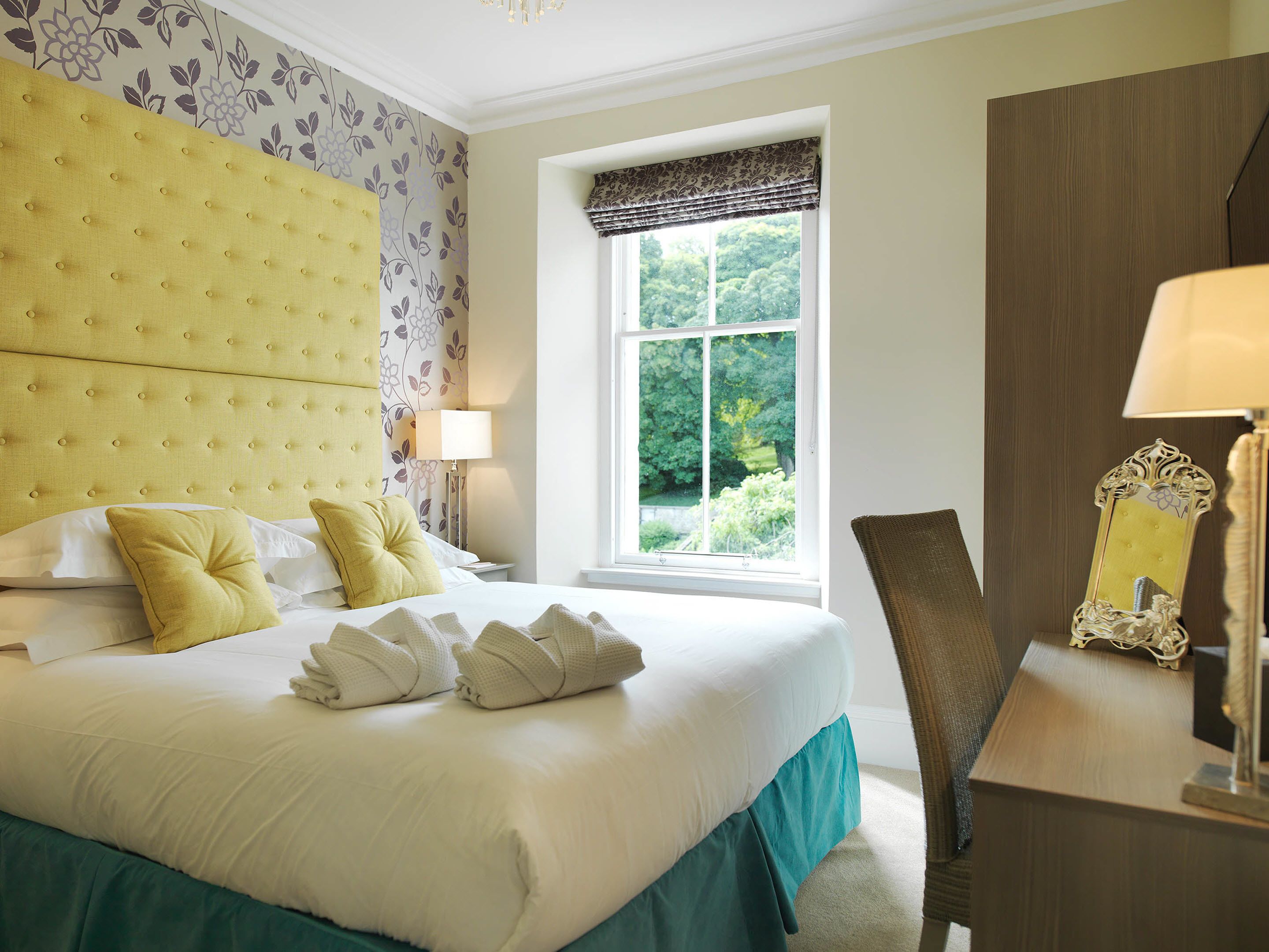 24 Royal Terrace Hotel