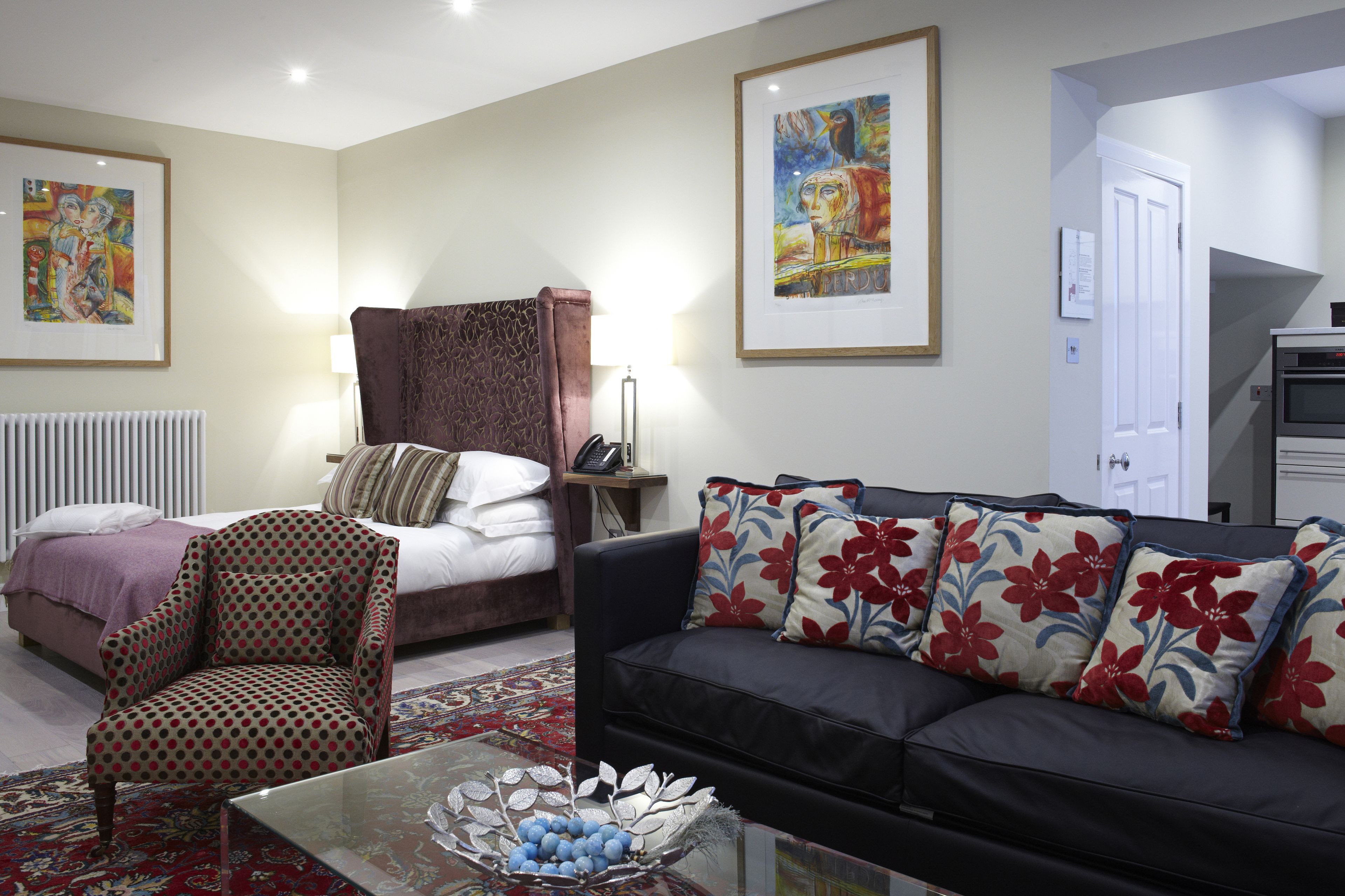 24 Royal Terrace Hotel