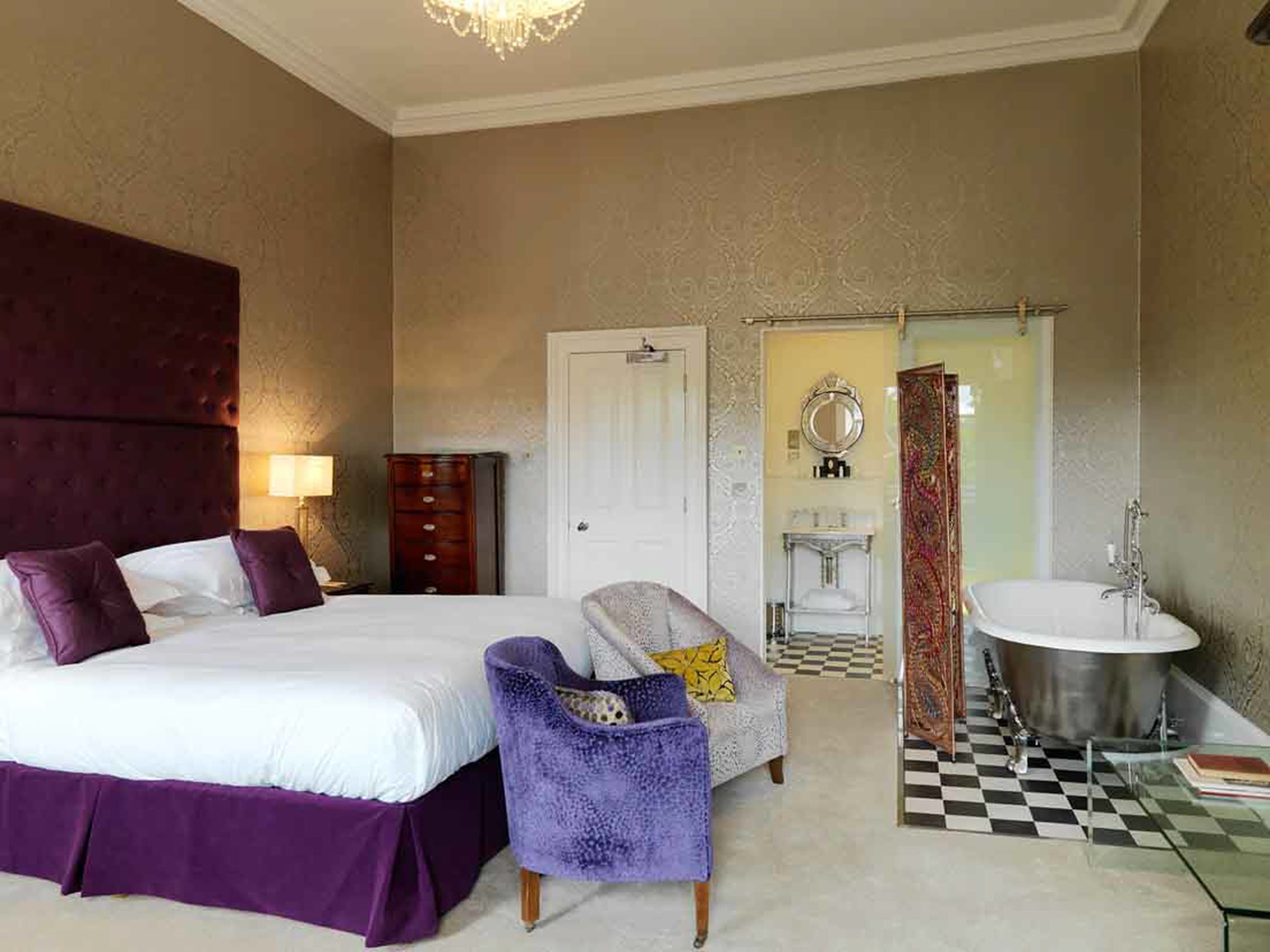 24 Royal Terrace Hotel