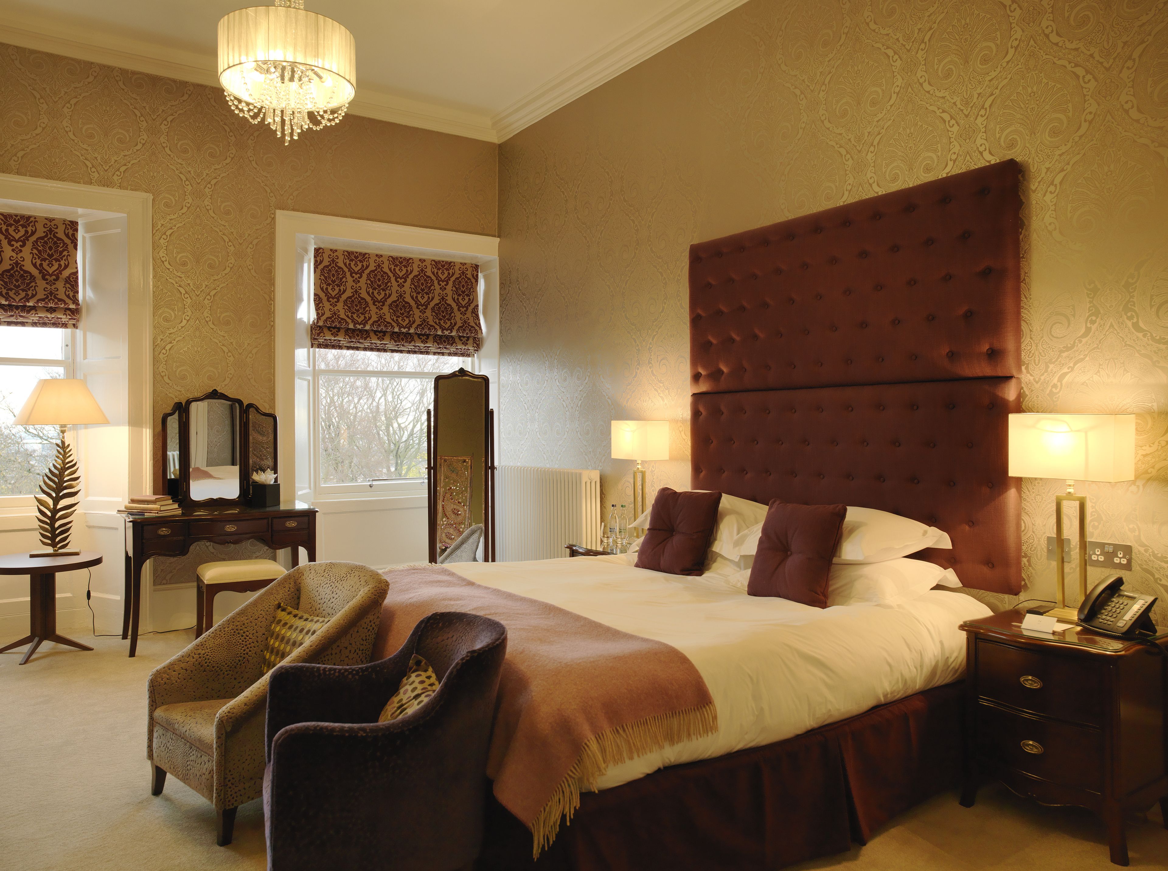 24 Royal Terrace Hotel