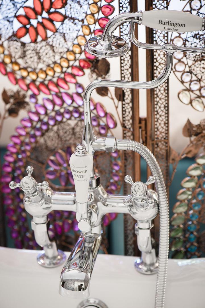 24 Royal Terrace Hotel