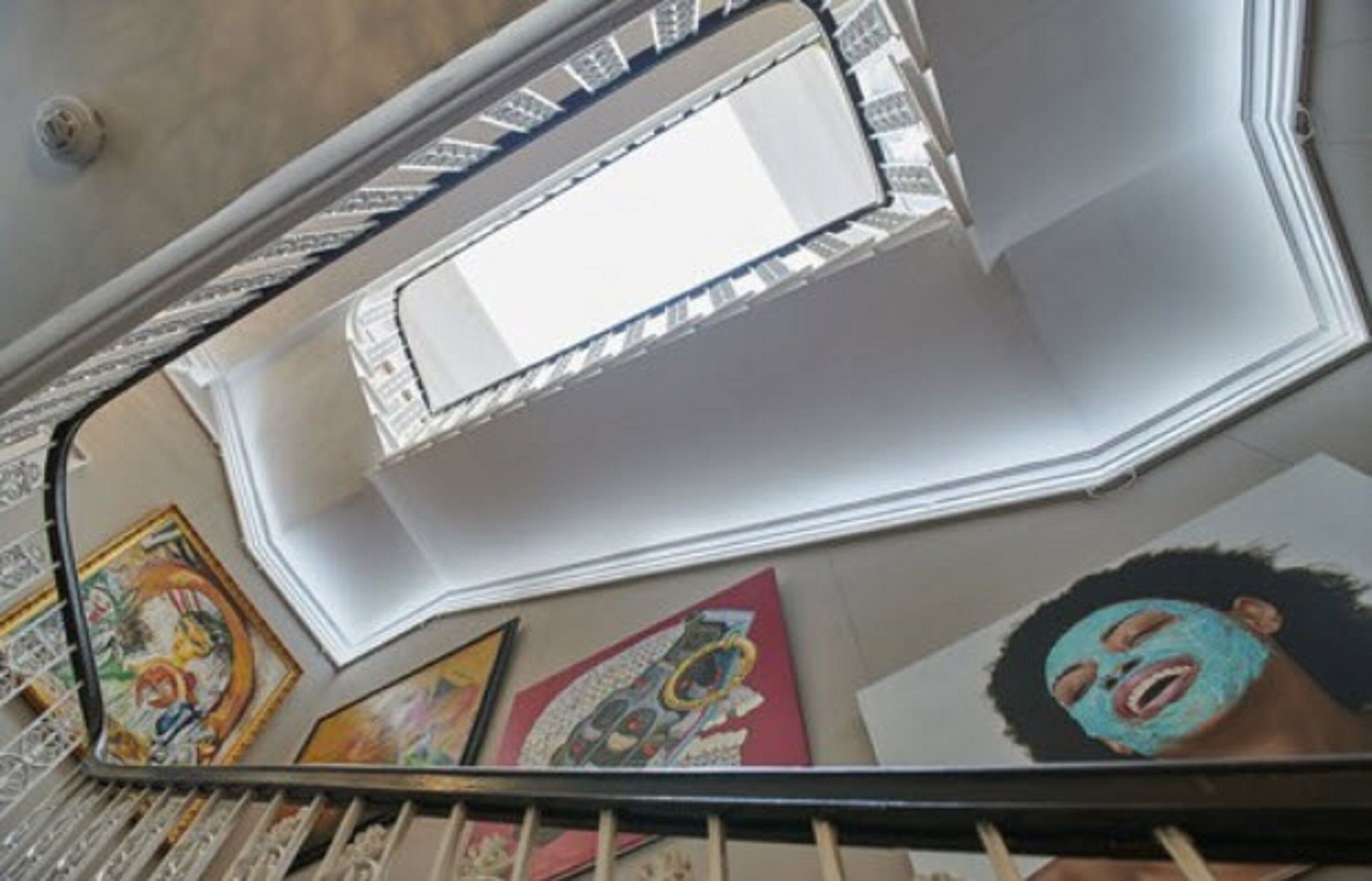 24 Royal Terrace Hotel