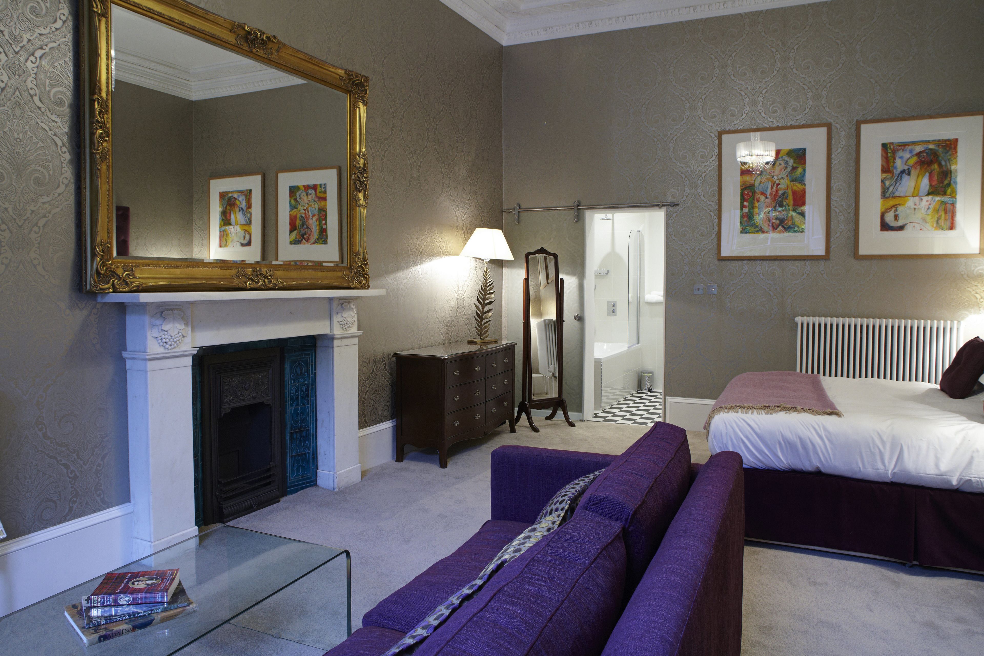 24 Royal Terrace Hotel