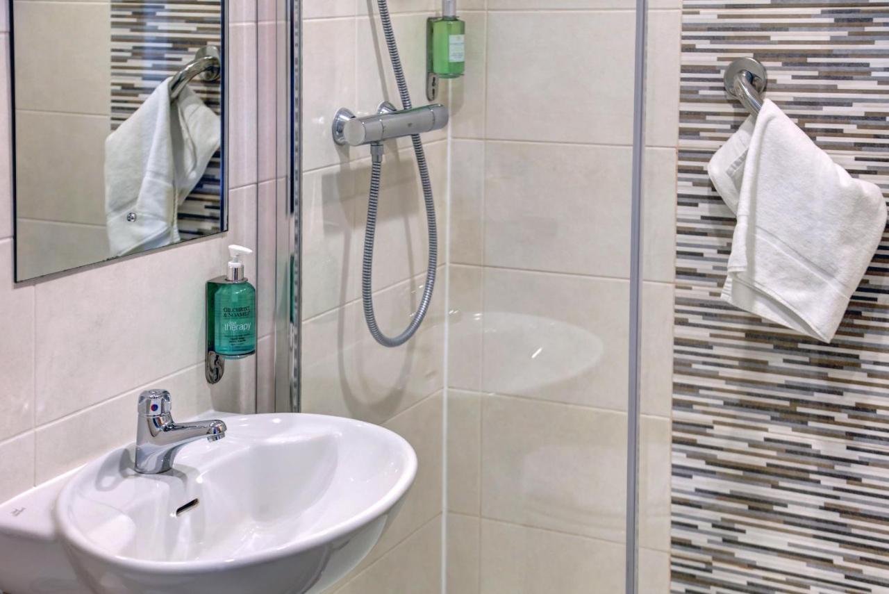 Best Western Kings Manor Hotel