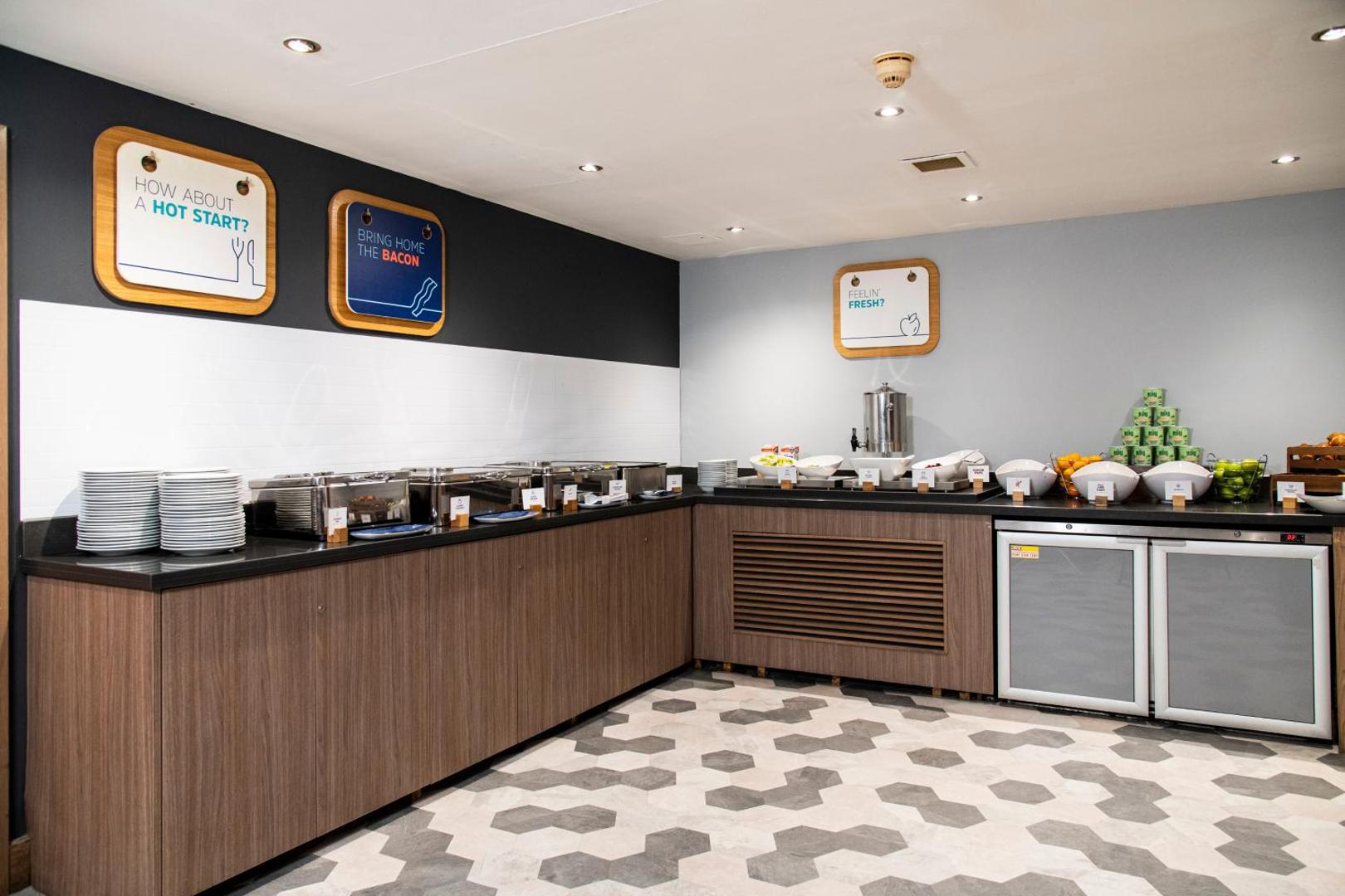 Holiday Inn Express Edinburgh Airport