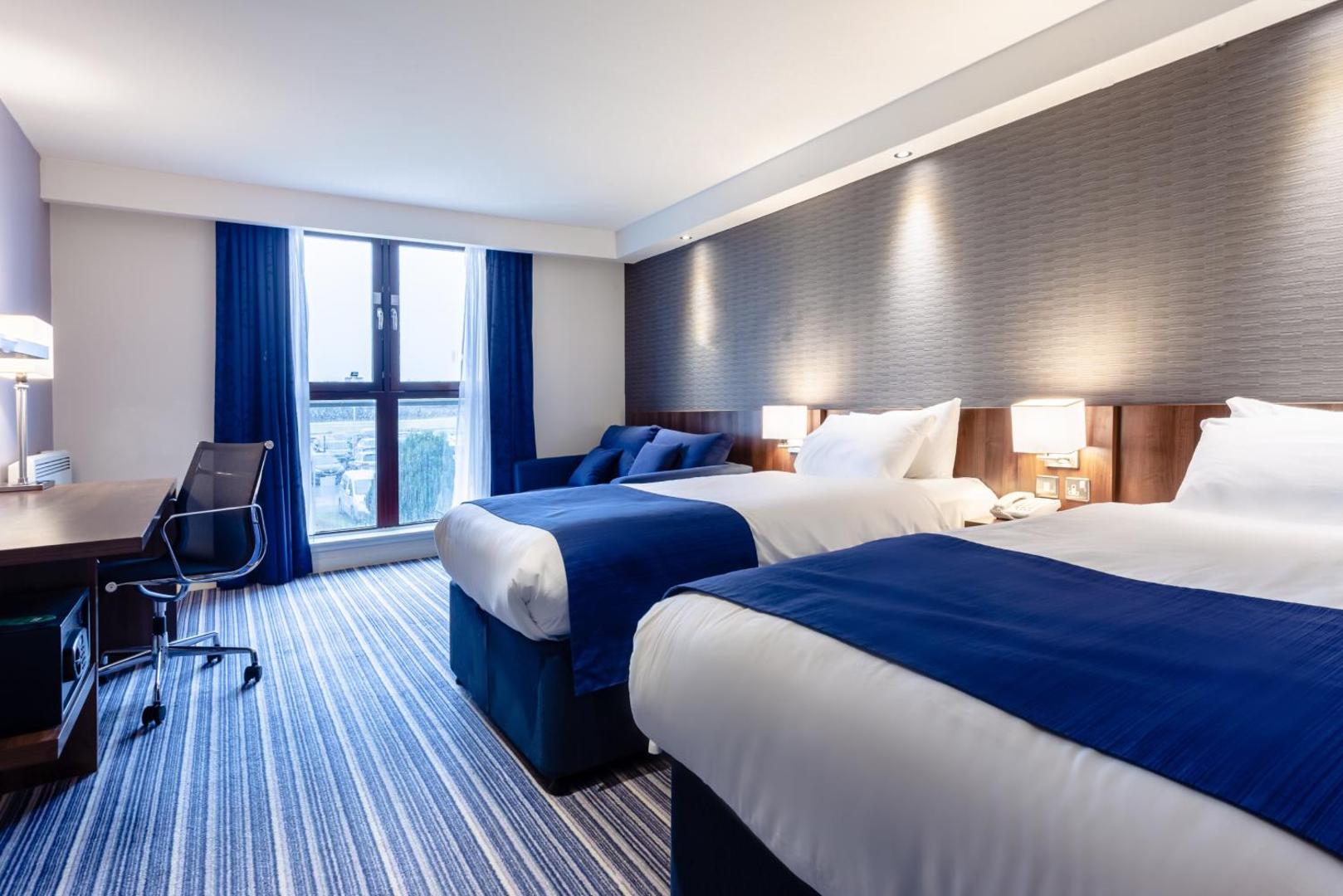 Holiday Inn Express Edinburgh Airport