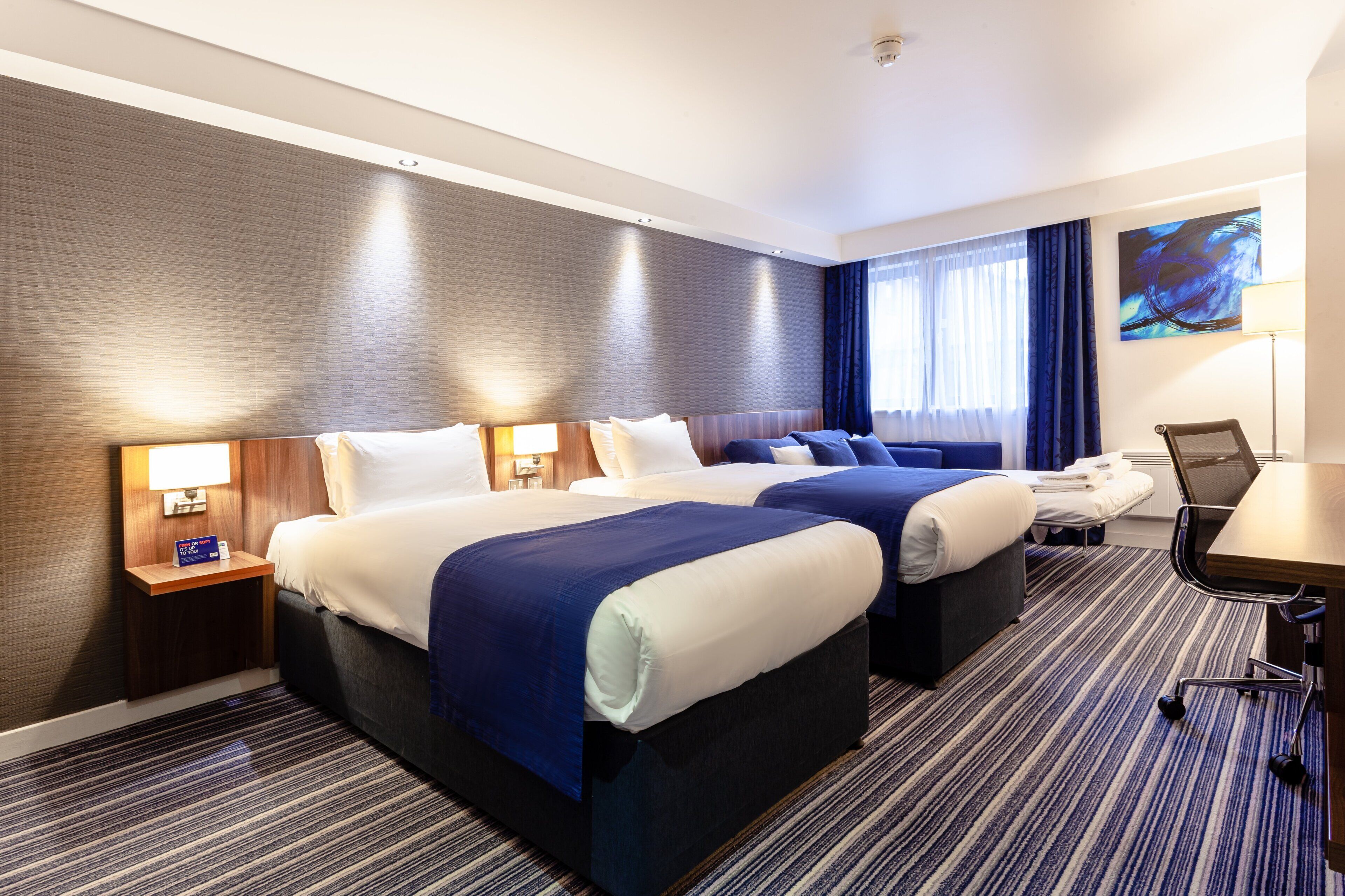 Holiday Inn Express Edinburgh Airport