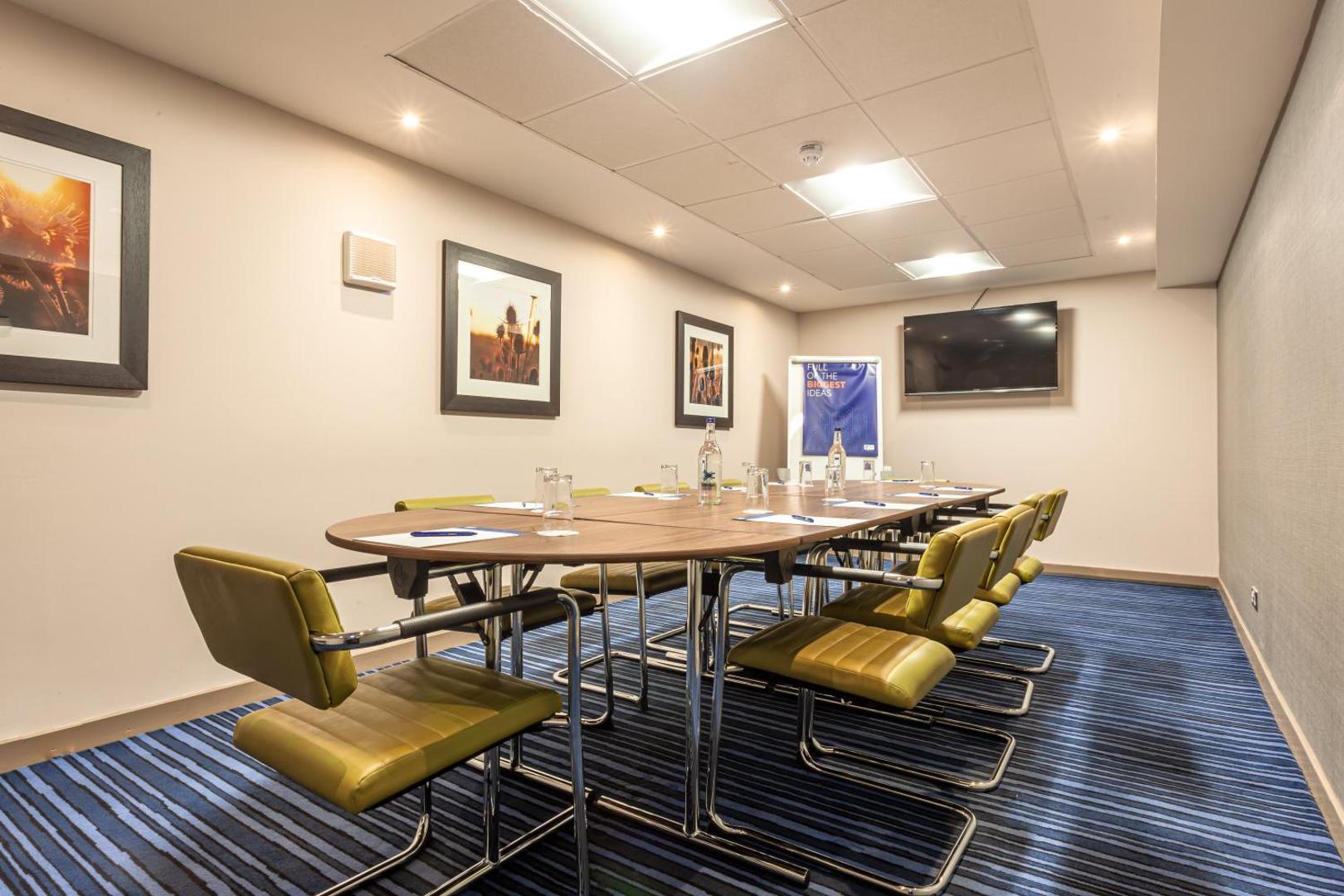 Holiday Inn Express Edinburgh Airport