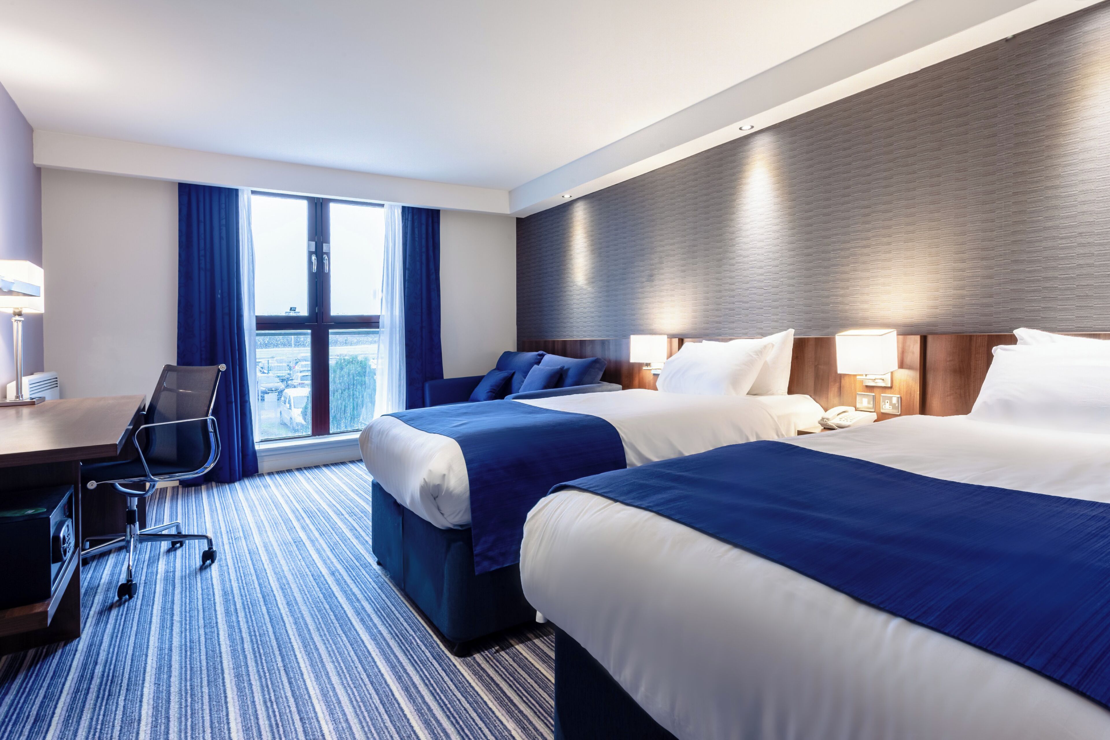 Holiday Inn Express Edinburgh Airport