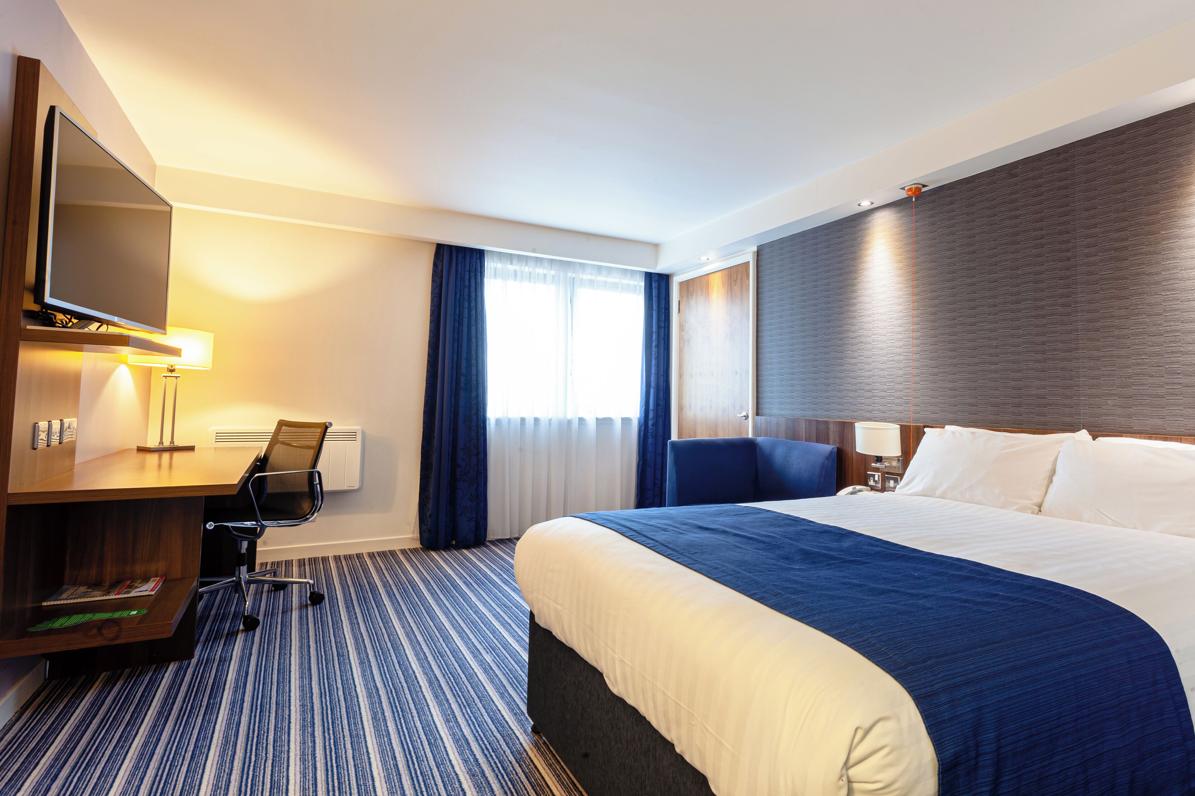 Holiday Inn Express Edinburgh Airport