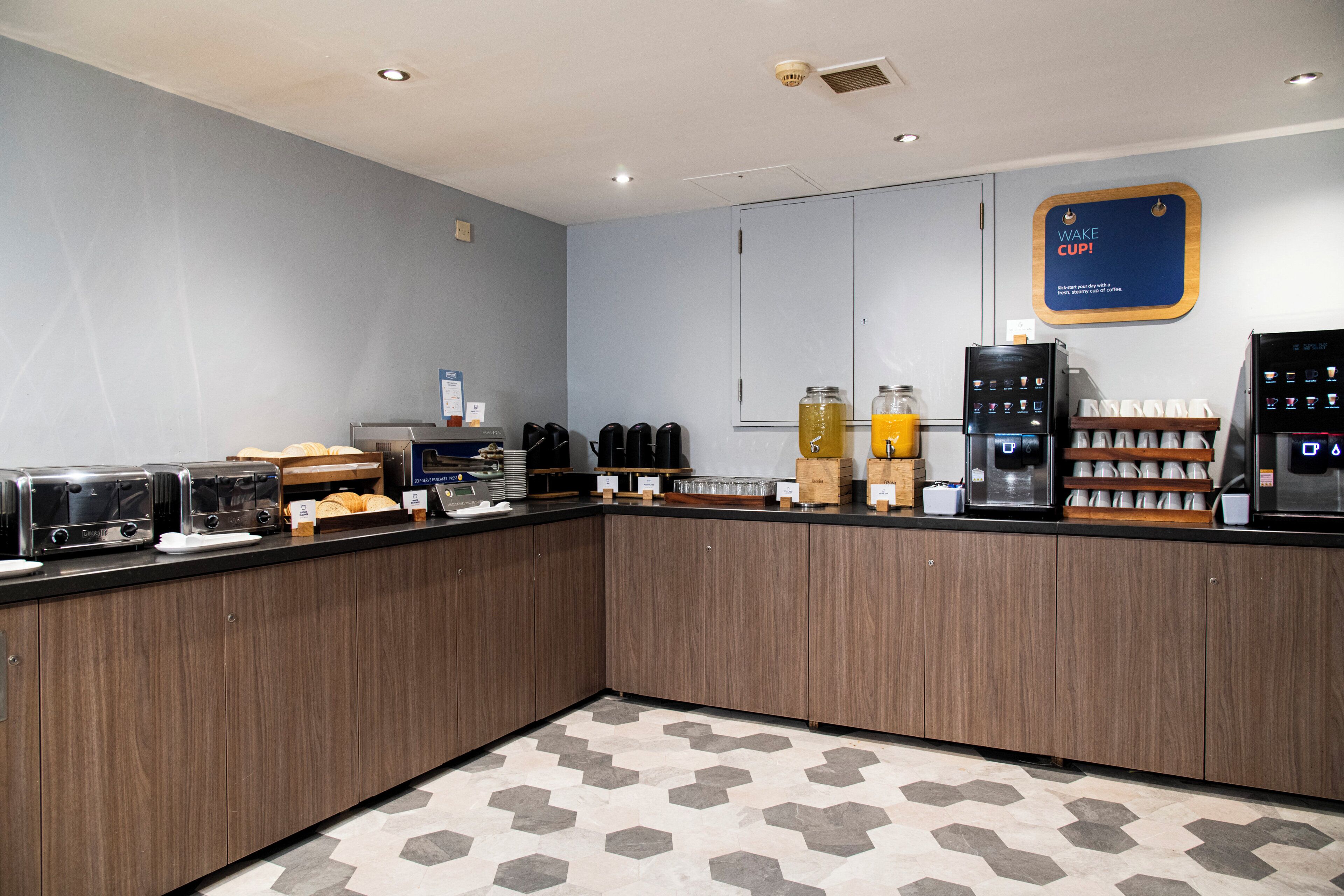 Holiday Inn Express Edinburgh Airport