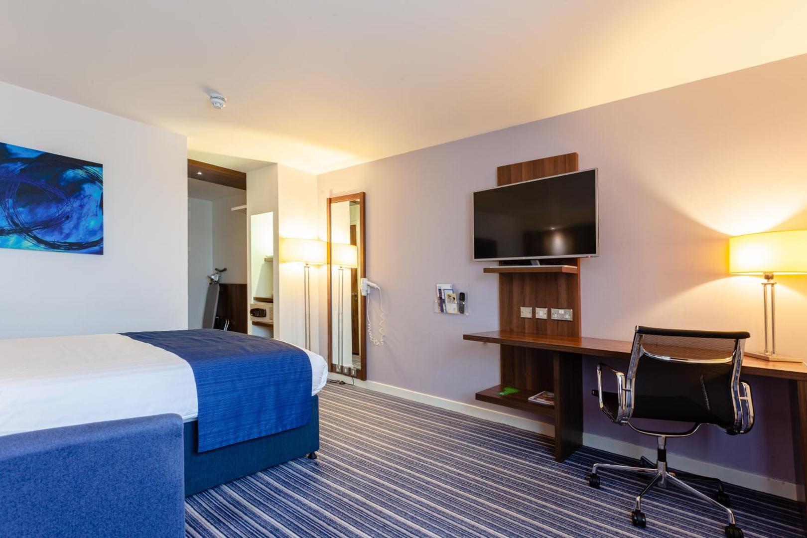 Holiday Inn Express Edinburgh Airport