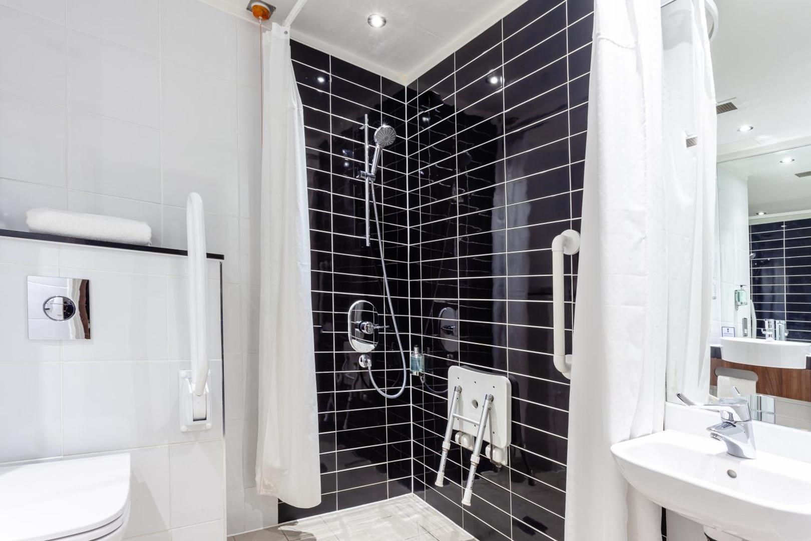 Holiday Inn Express Edinburgh Airport