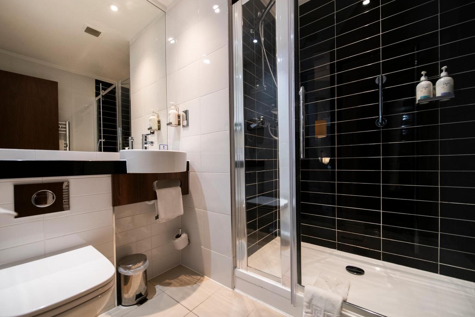 Holiday Inn Express Edinburgh Airport