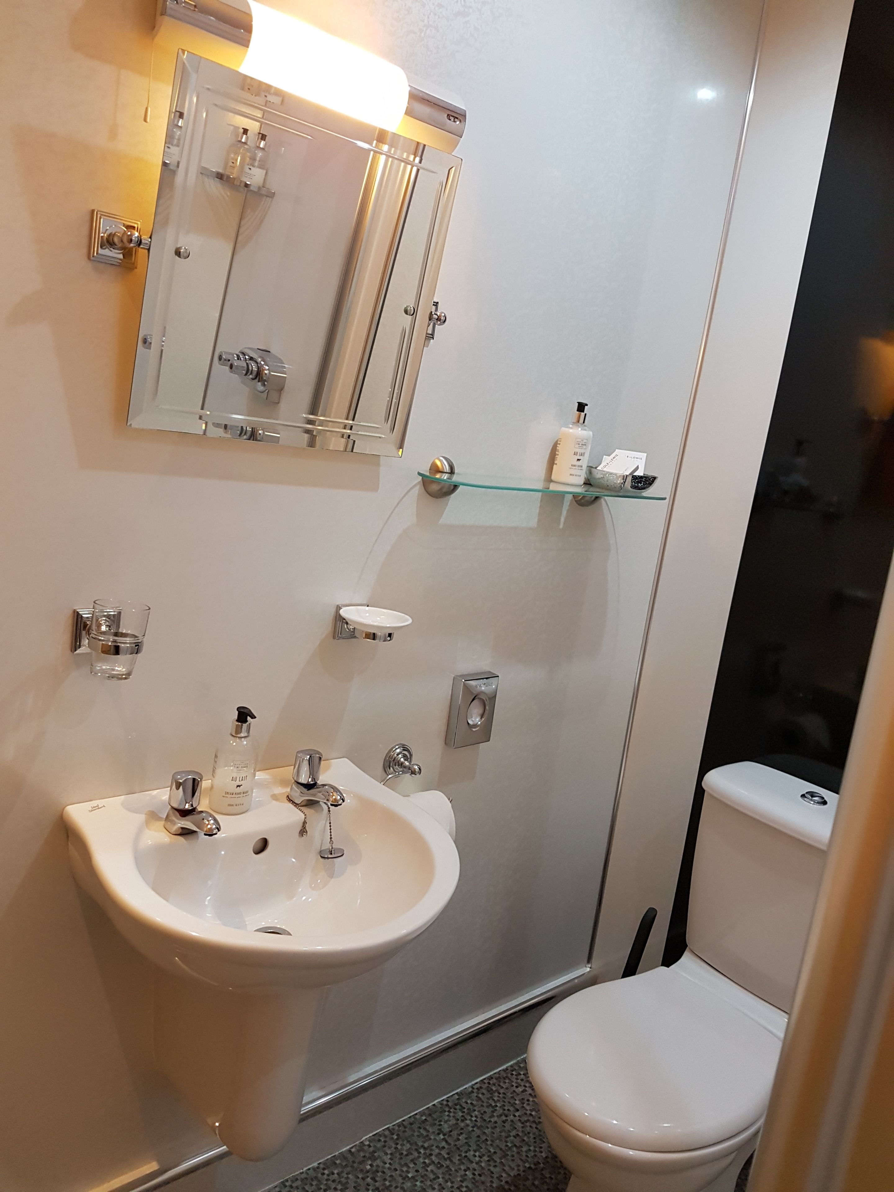 Lauderville Guest House