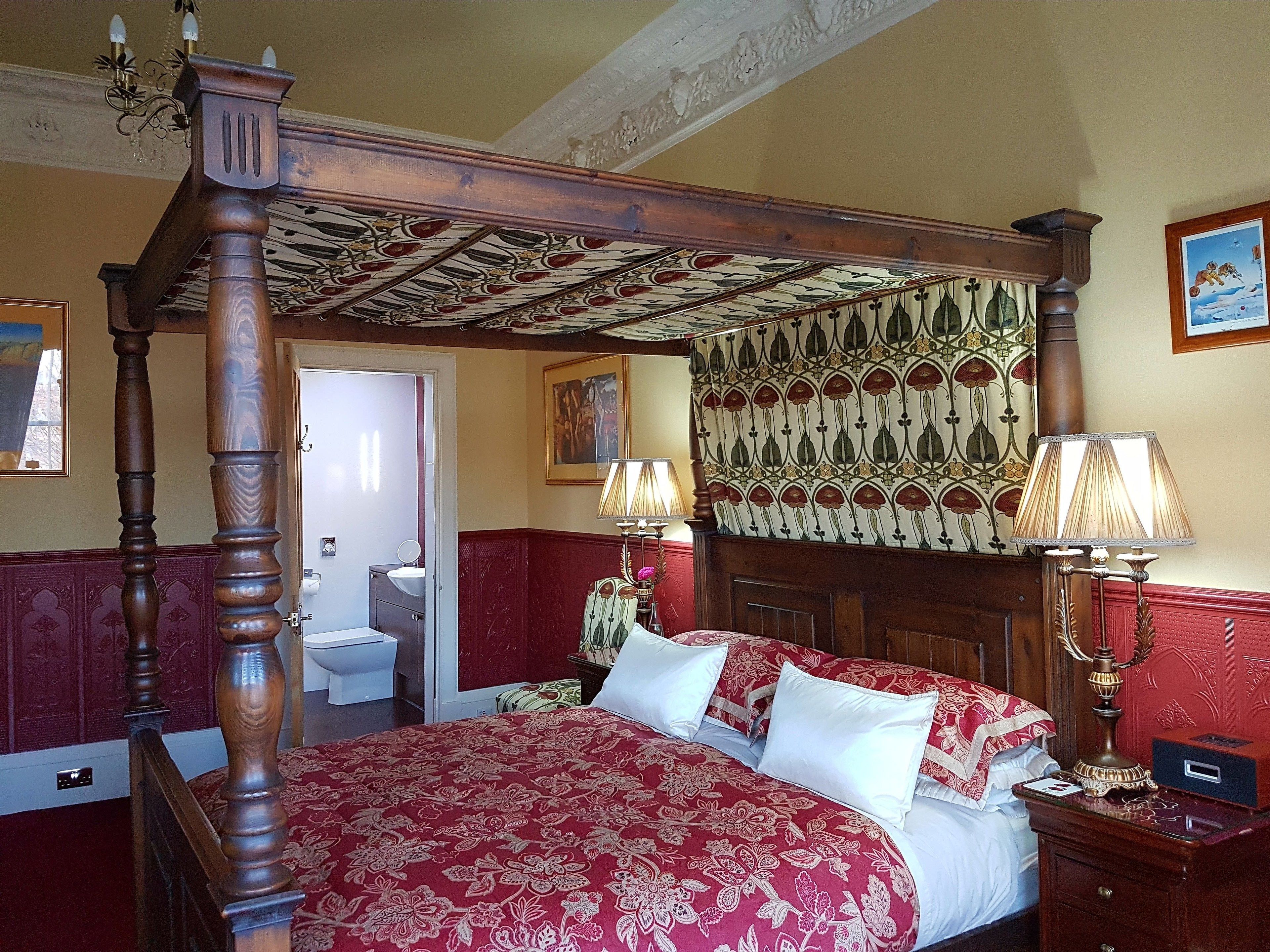 Lauderville Guest House