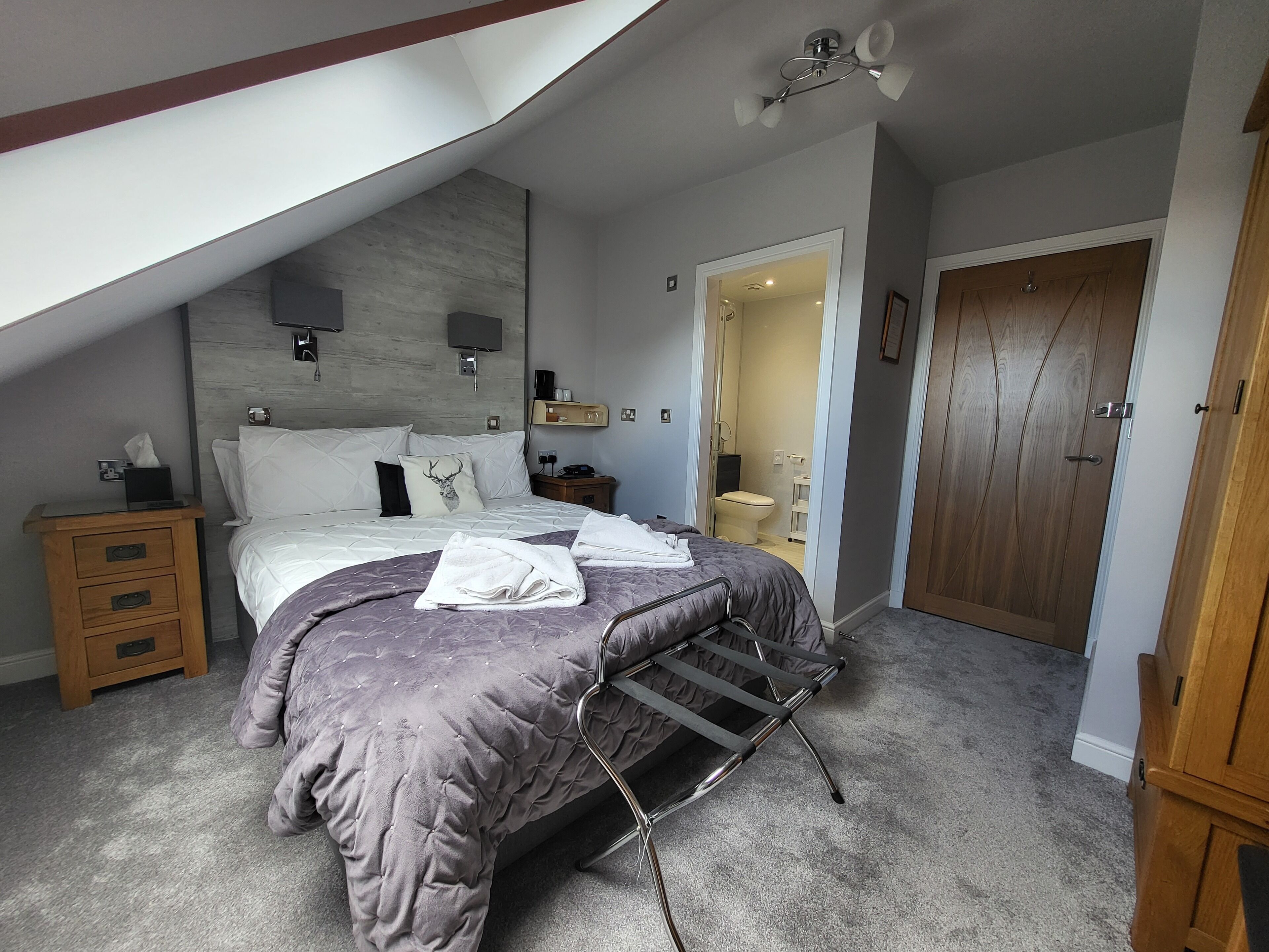 Lauderville Guest House