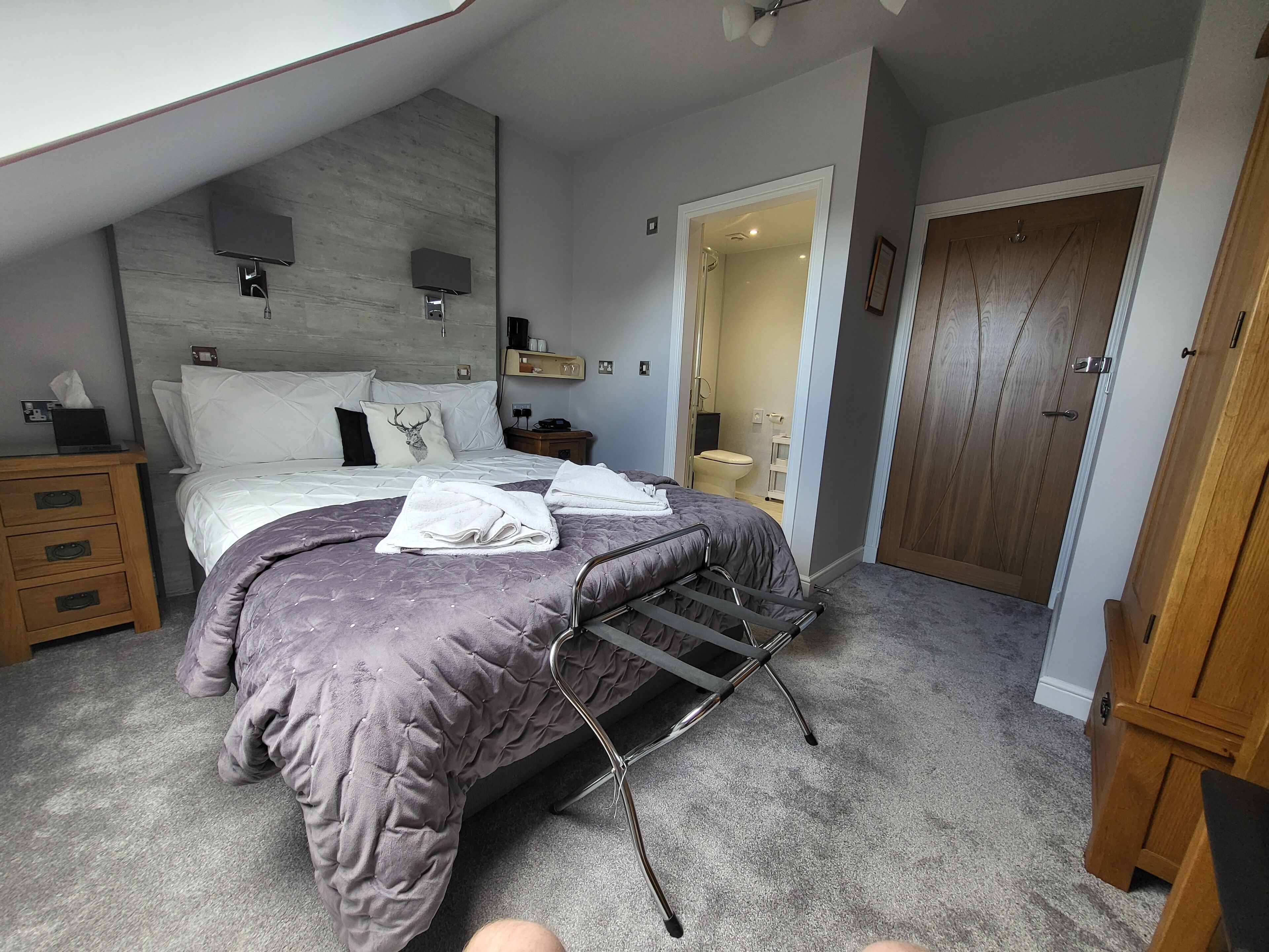 Lauderville Guest House