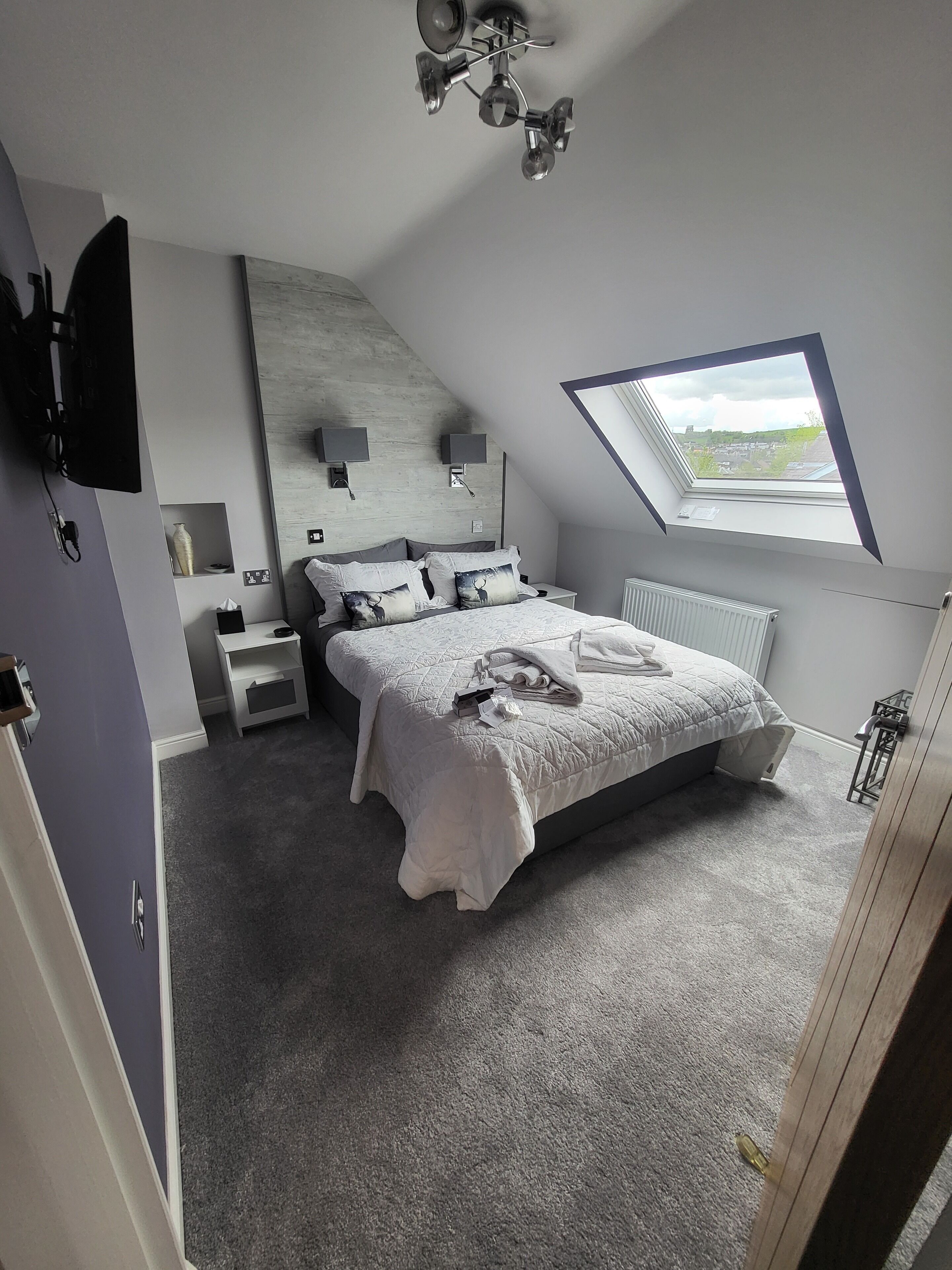 Lauderville Guest House