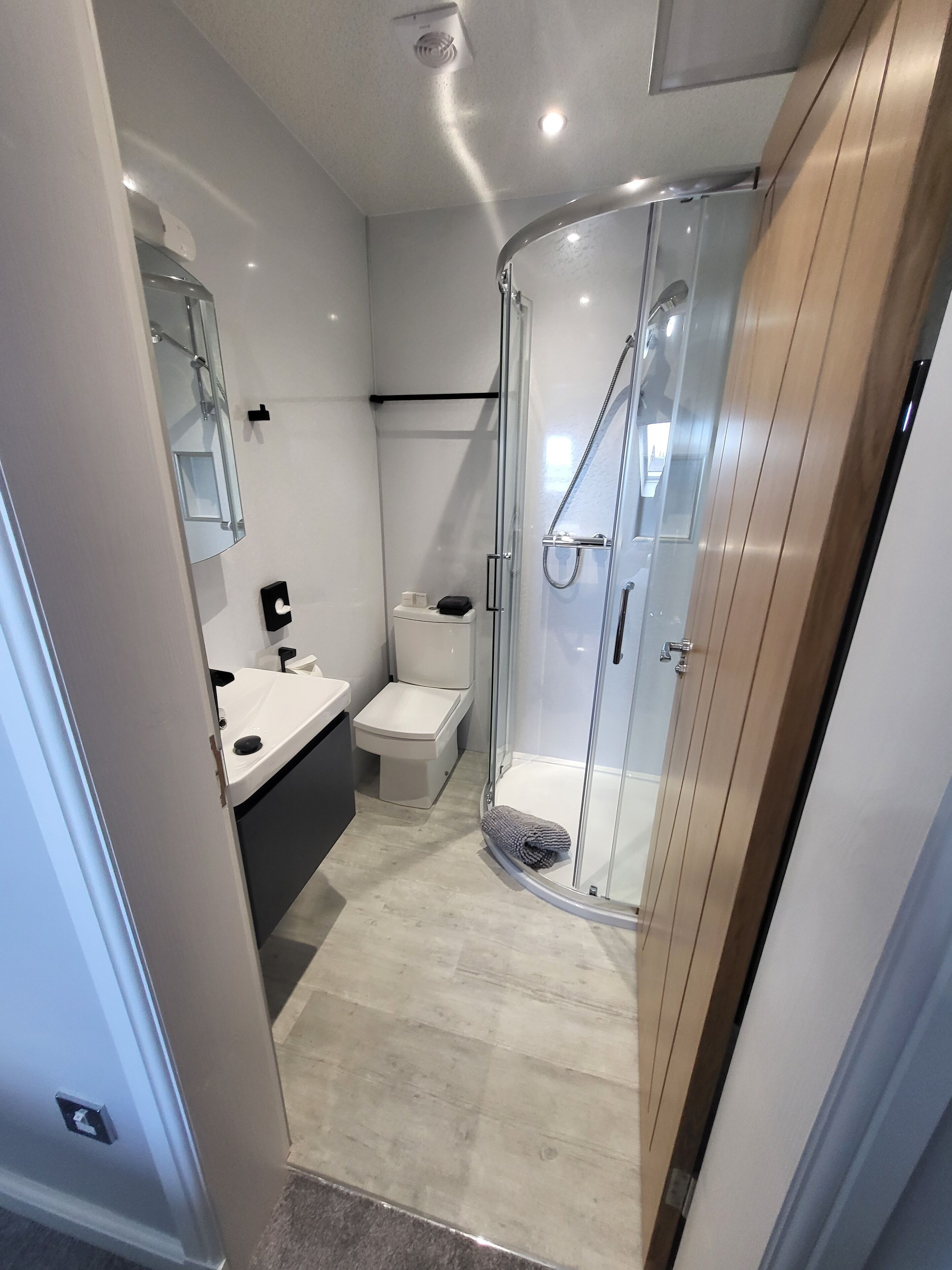 Lauderville Guest House