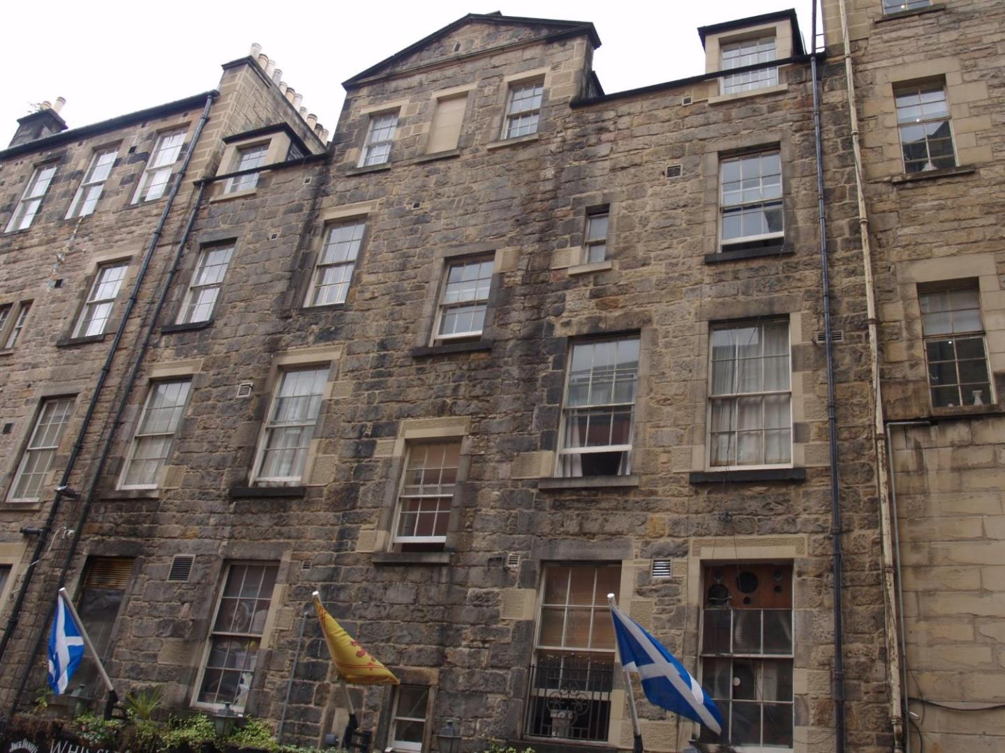 Niddry Street Apartments