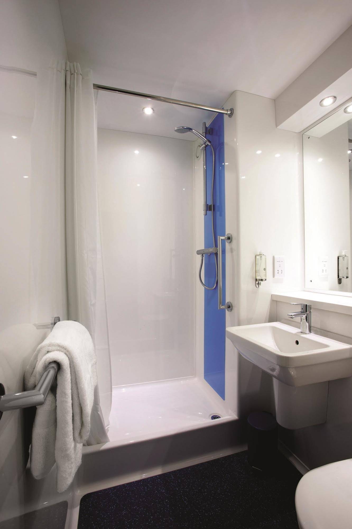 Travelodge Edinburgh Cameron Toll