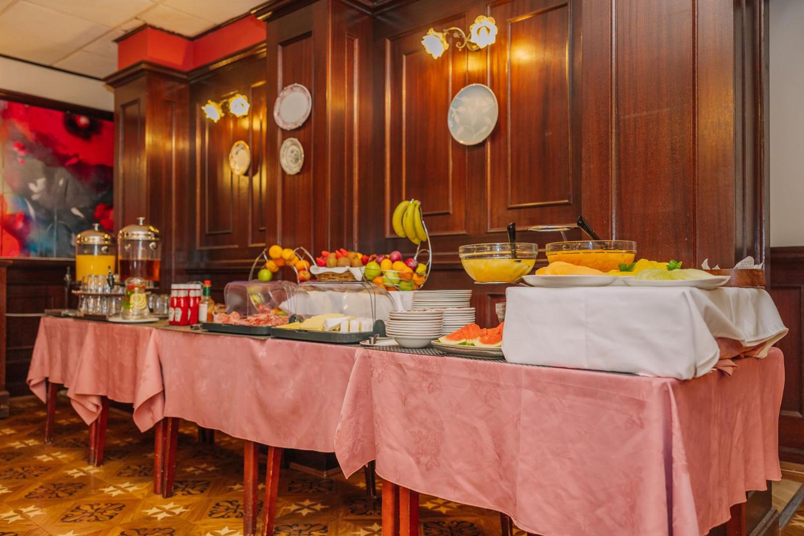 Muthu Fort William Hotel