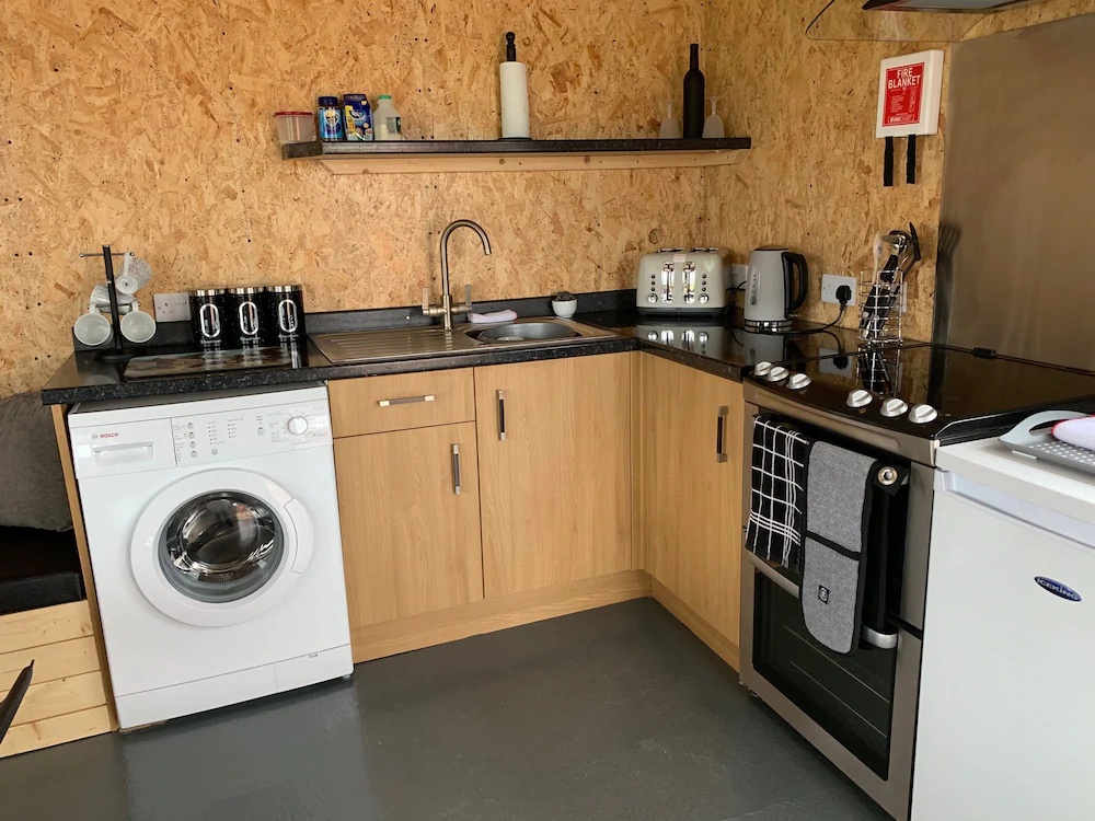 AC/DC Glamping